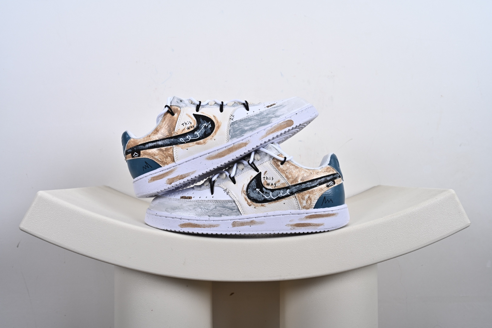 240 Nike Court Vision Low 手绘涂鸦休闲运动板鞋 纯原版本低帮百搭透气休闲运动板鞋 DH2987-101-Chinese UA Cheap High Quatity Brand Clothes Bags handbags Sneakers wholesale wholesaler seller from China Factory suppliers Fashion Clothing Shoes best Quality Beautiful Price 240 Nike Court Vision Low 手绘涂鸦休闲运动板鞋 纯原版本低帮百搭透气休闲运动板鞋 DH2987-101