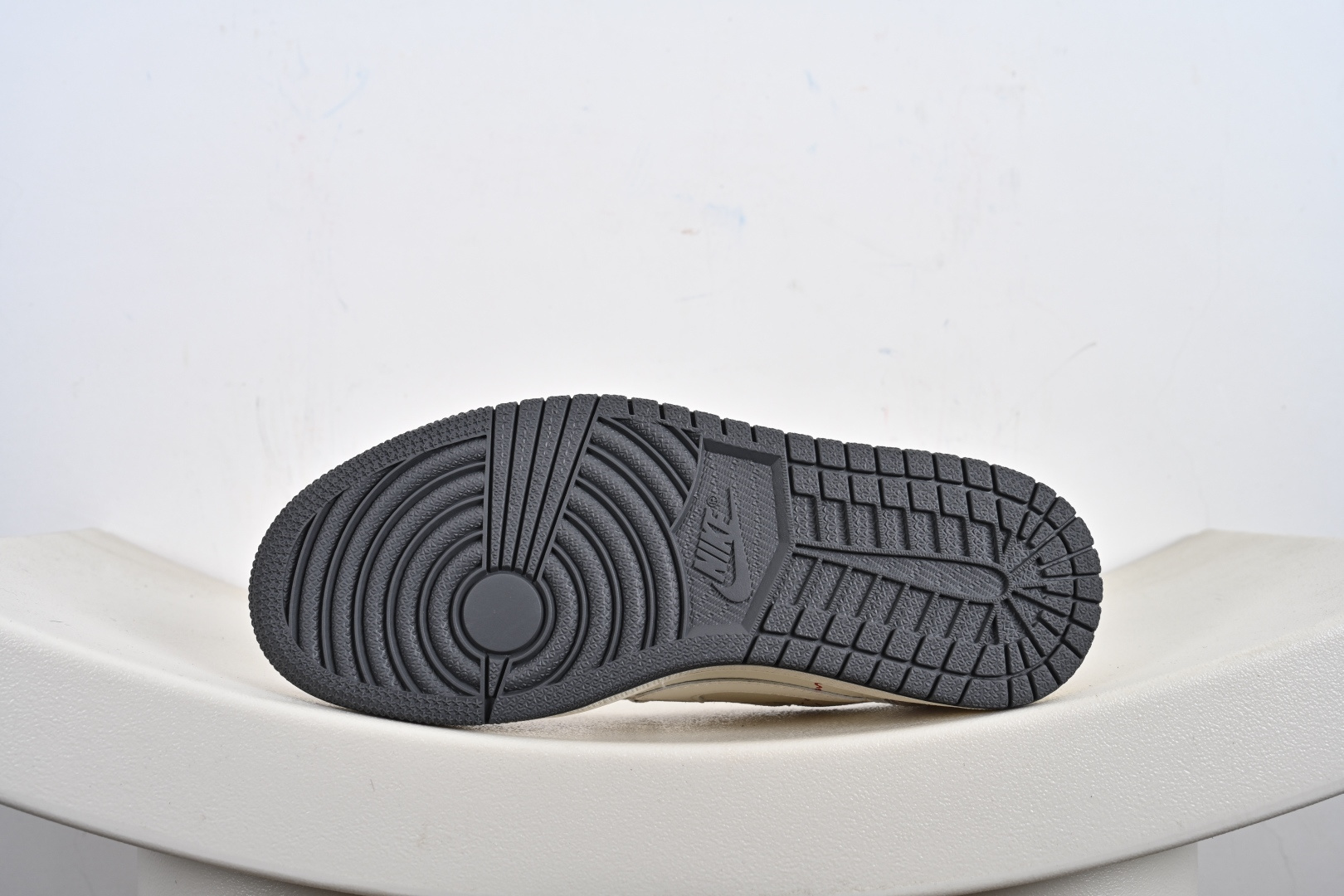 240 Travis Scott x Nike Air Jordan 1 Low 蛇年限定 XF8698-076-Chinese UA Cheap High Quatity Brand Clothes Bags handbags Sneakers wholesale wholesaler seller from China Factory suppliers Fashion Clothing Shoes best Quality Beautiful Price 240 Travis Scott x Nike Air Jordan 1 Low 蛇年限定 XF8698-076