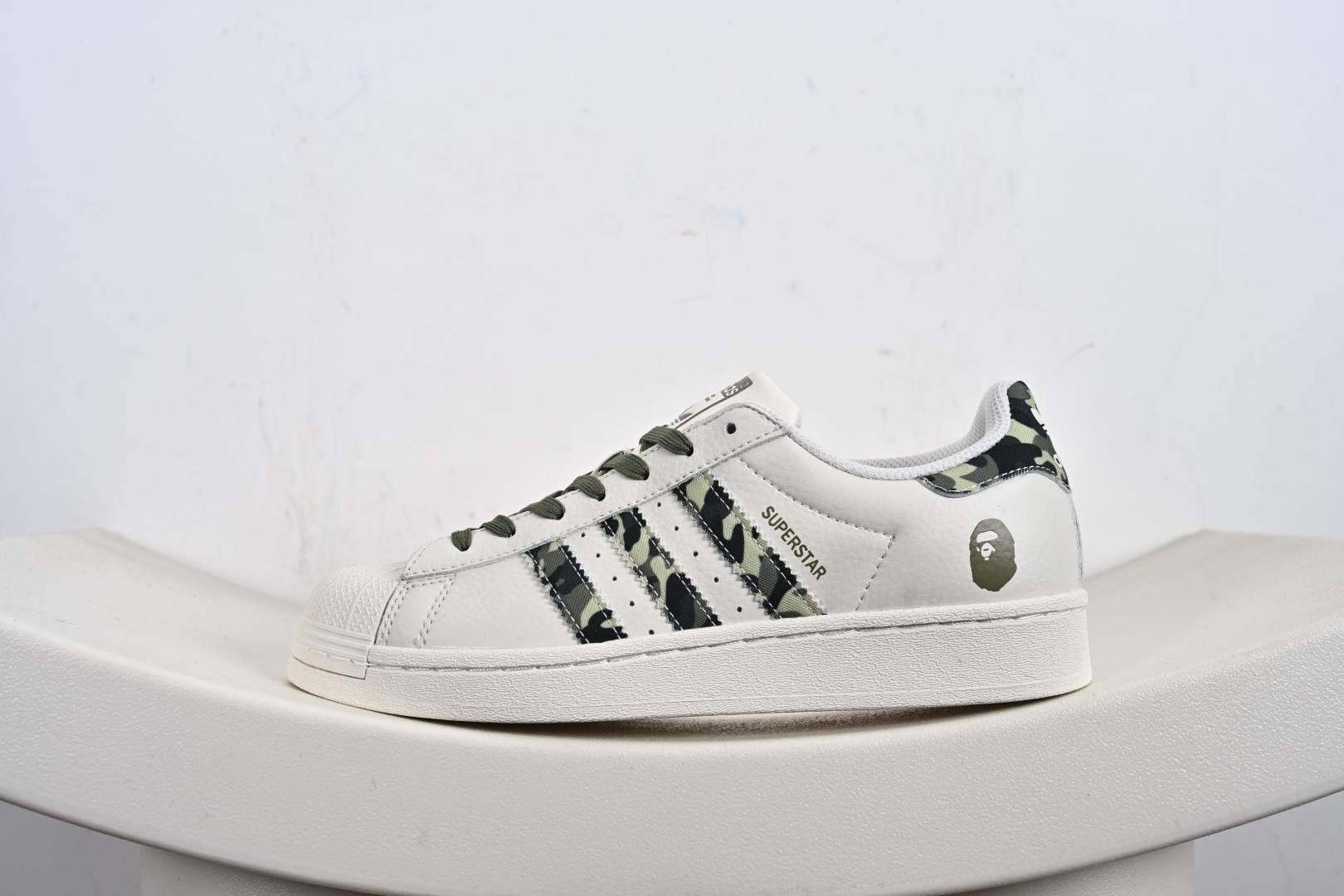220 AD Originals Superstar x Louis Vuitton SD6802