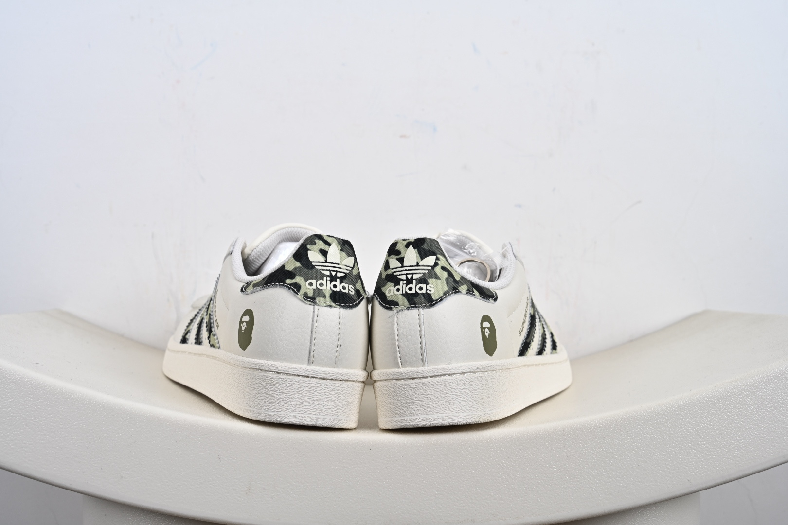 220 AD Originals Superstar x Louis Vuitton SD6802