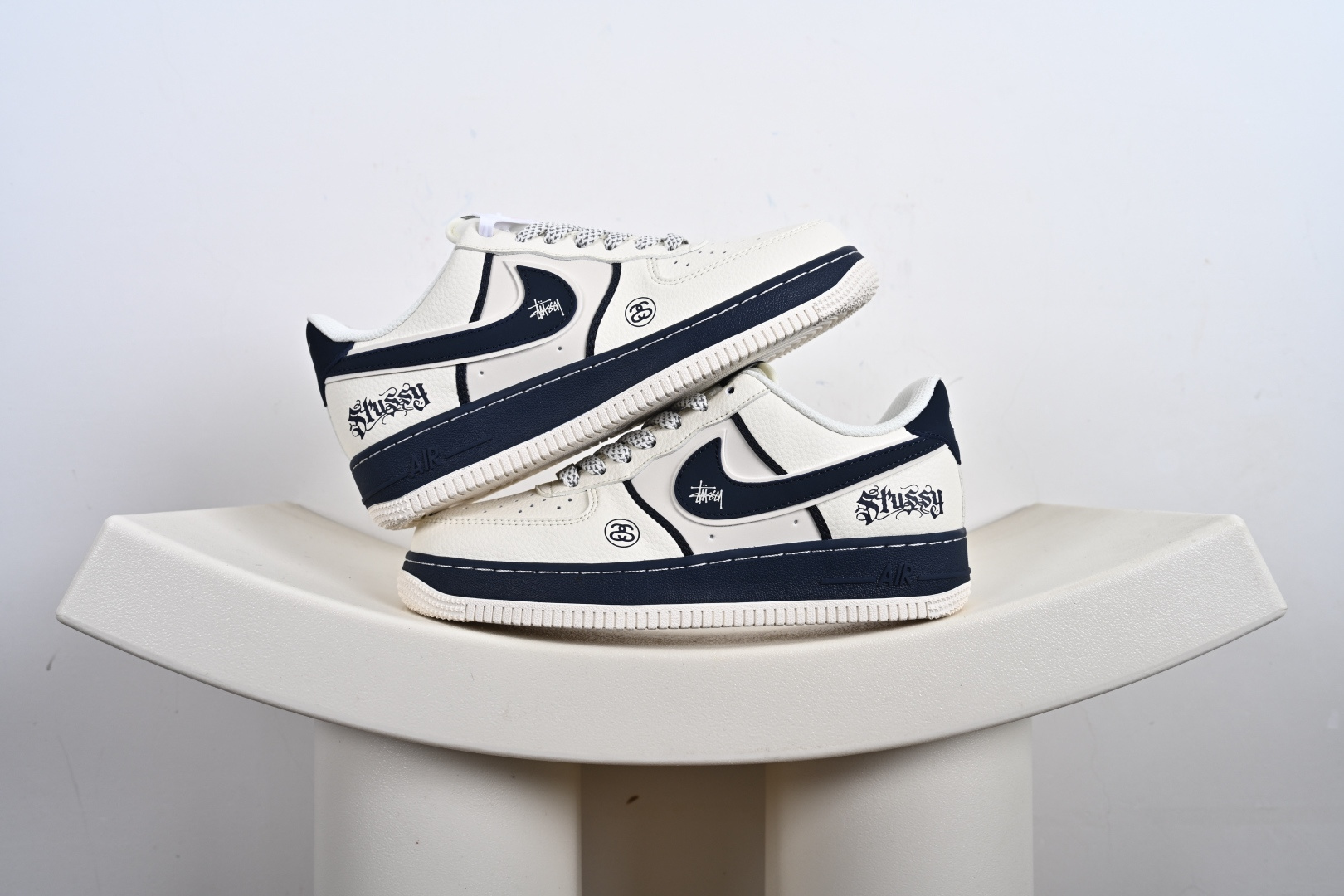240 Nike Air Force 1 Low SC9207-529