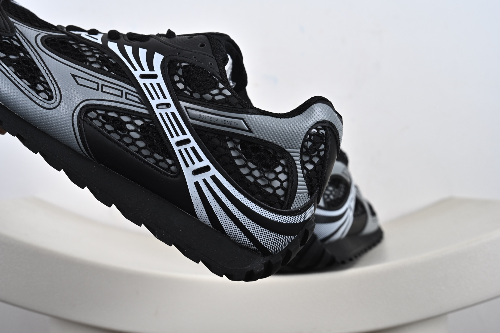 280 Bottega Veneta葆蝶家 Orbit