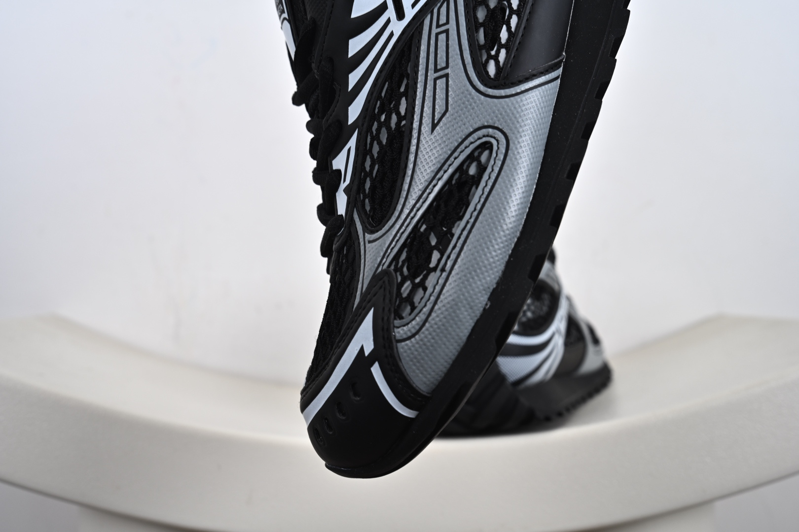 280 Bottega Veneta葆蝶家 Orbit