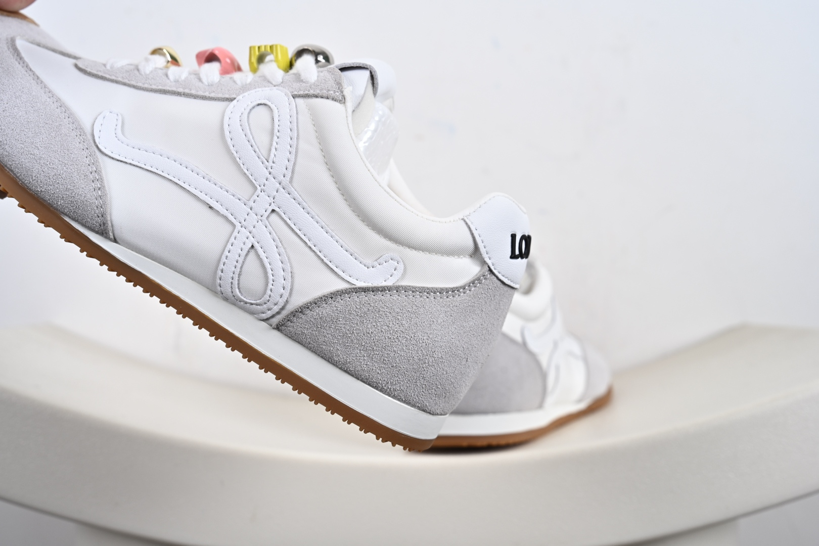 200 LOEWE罗意威 Ballet Runner 2.0小牛皮 圆头系带 低帮 生活休闲鞋 罗意威全新版大头运动鞋 L8R2282X14