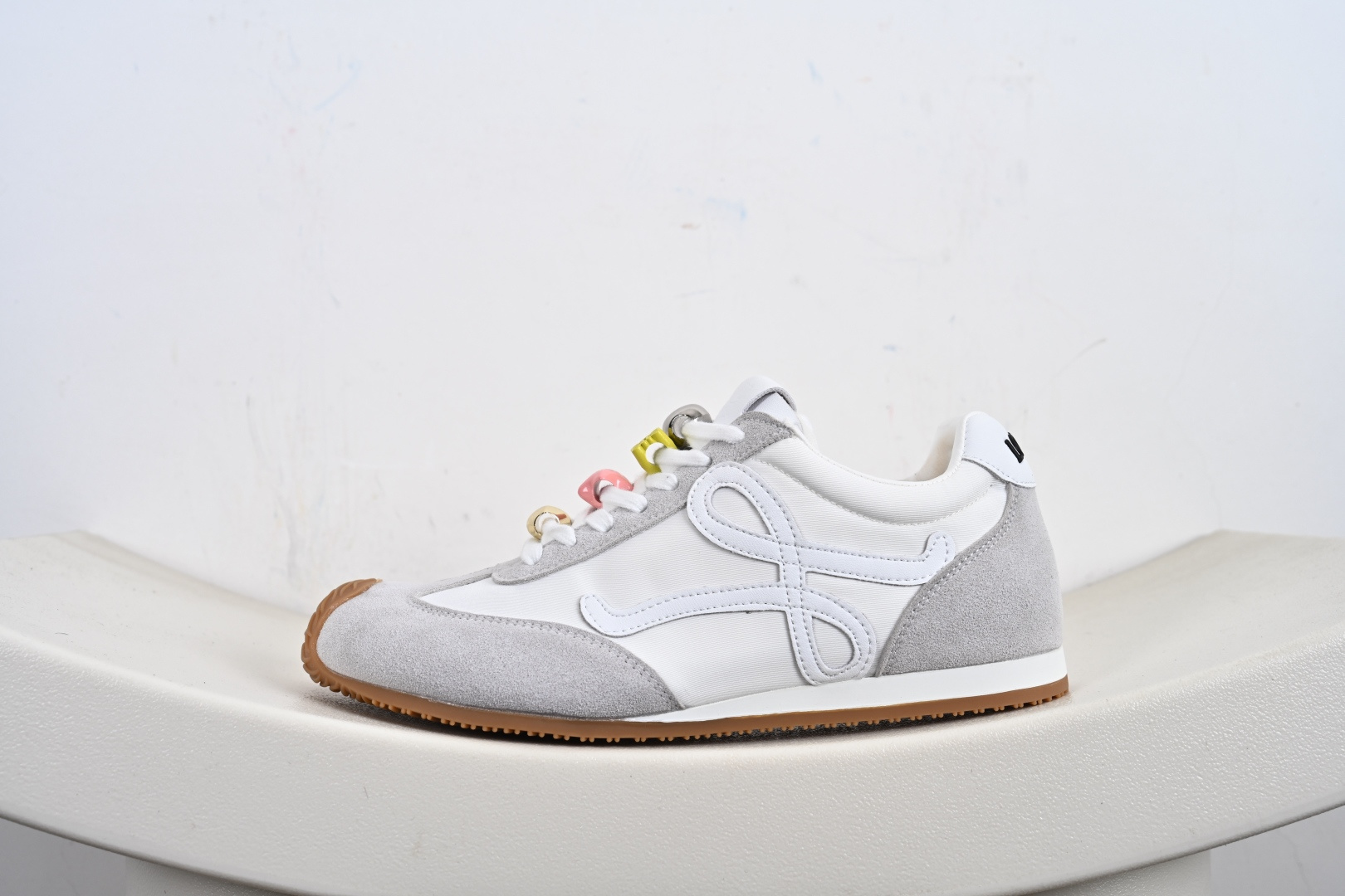 200 LOEWE罗意威 Ballet Runner 2.0小牛皮 圆头系带 低帮 生活休闲鞋 罗意威全新版大头运动鞋 L8R2282X14