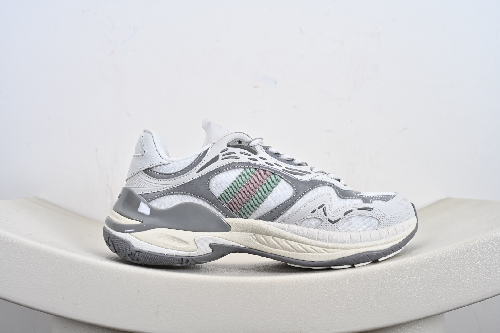 360 GUCCI 2.0 古驰 圆头抽绳 高奢百搭休闲男女士运动鞋 明星同款缓震慢跑鞋 814040 FAD5T 8753