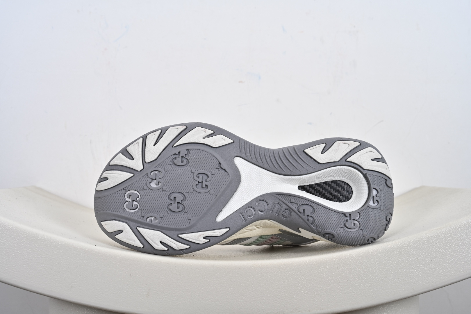 360 GUCCI 2.0 古驰 圆头抽绳 高奢百搭休闲男女士运动鞋 明星同款缓震慢跑鞋 814040 FAD5T 8753