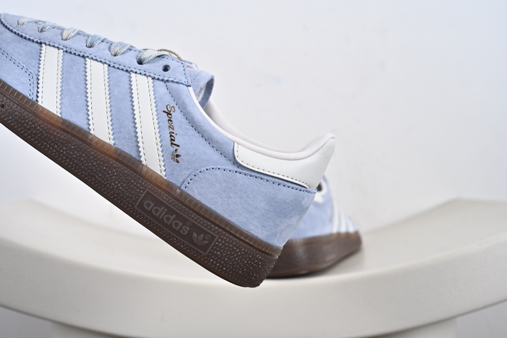 170 Adidas Handball Spezial 阿迪达斯经典款牛皮复古休闲板鞋 白蓝生胶 KI5933