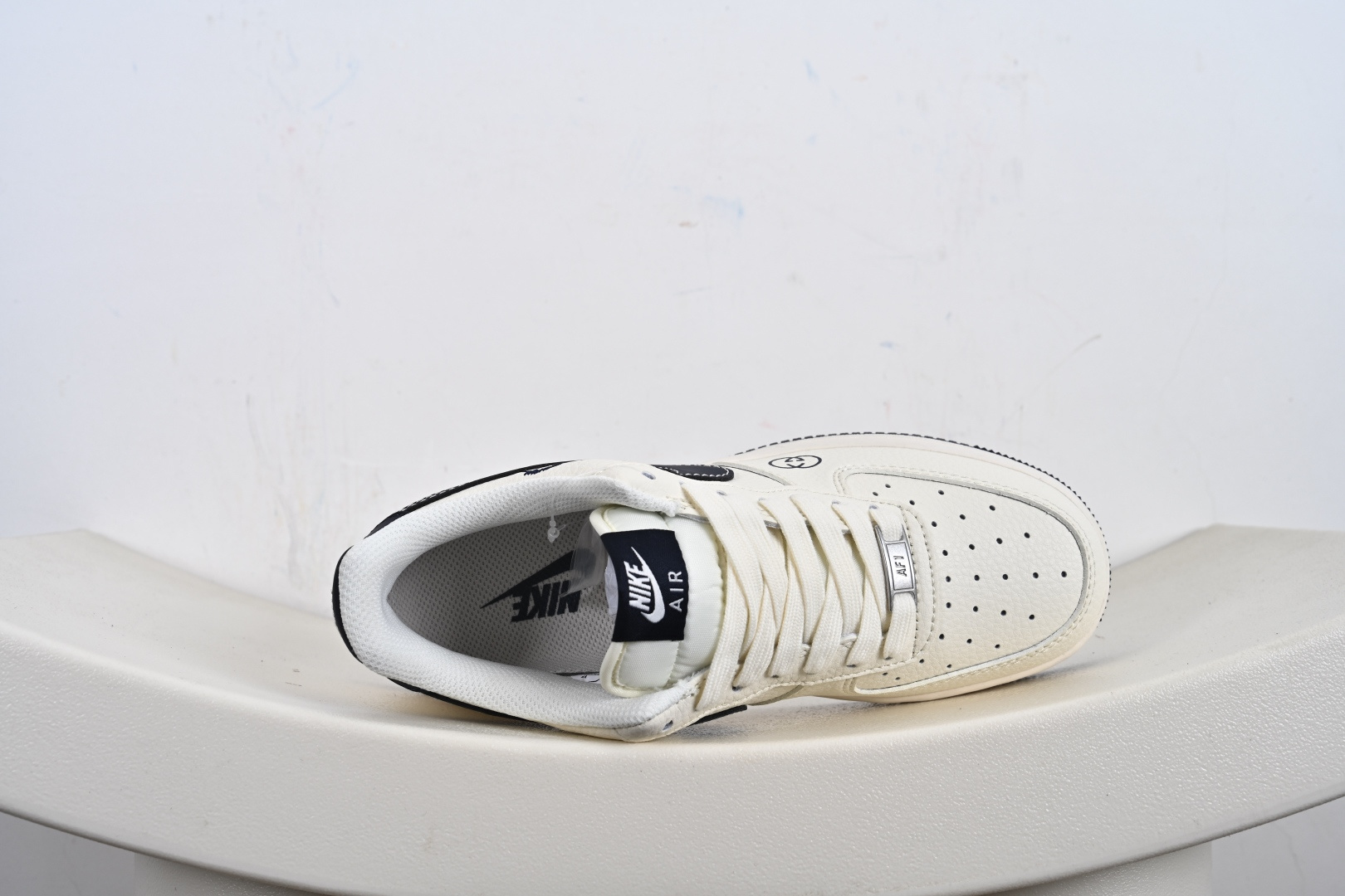 240 Nike Air Force 1 Low SC9207-529