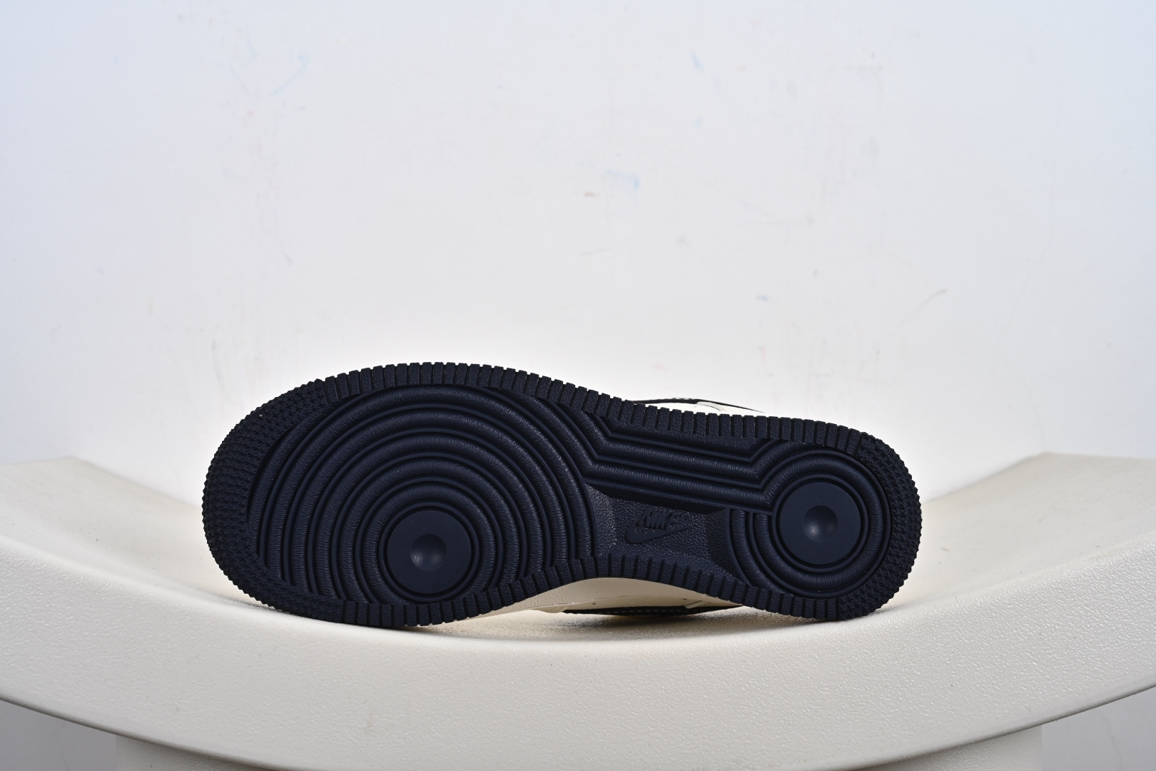 240 Nike Air Force 1 Low SC9207-529