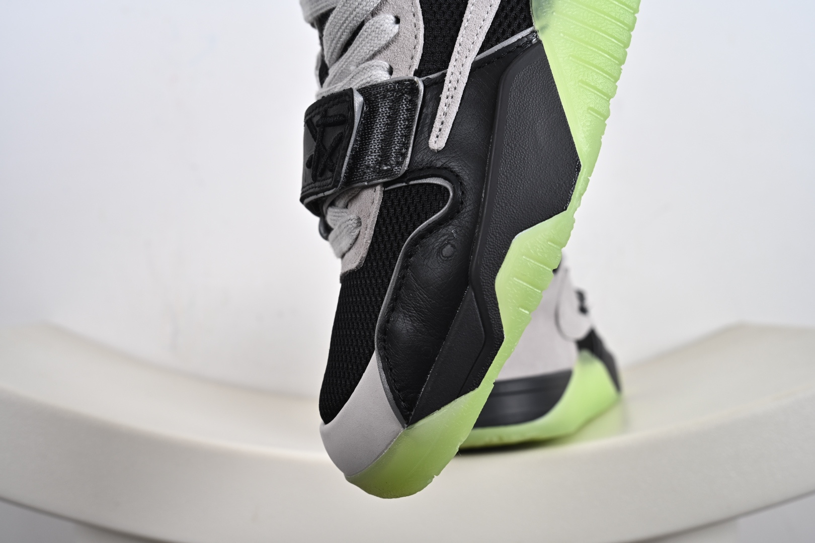 240 Chase B x Travis Scott x Jordan Jumpman Jack TR AJ1 乔1联名倒勾 IH7971-001