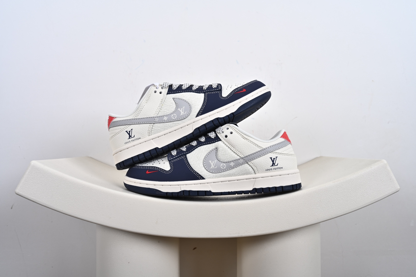 240 Nike SB Dunk Low“ 采用当下最流行缝线工艺 夏季百搭爆款 JP1628-025