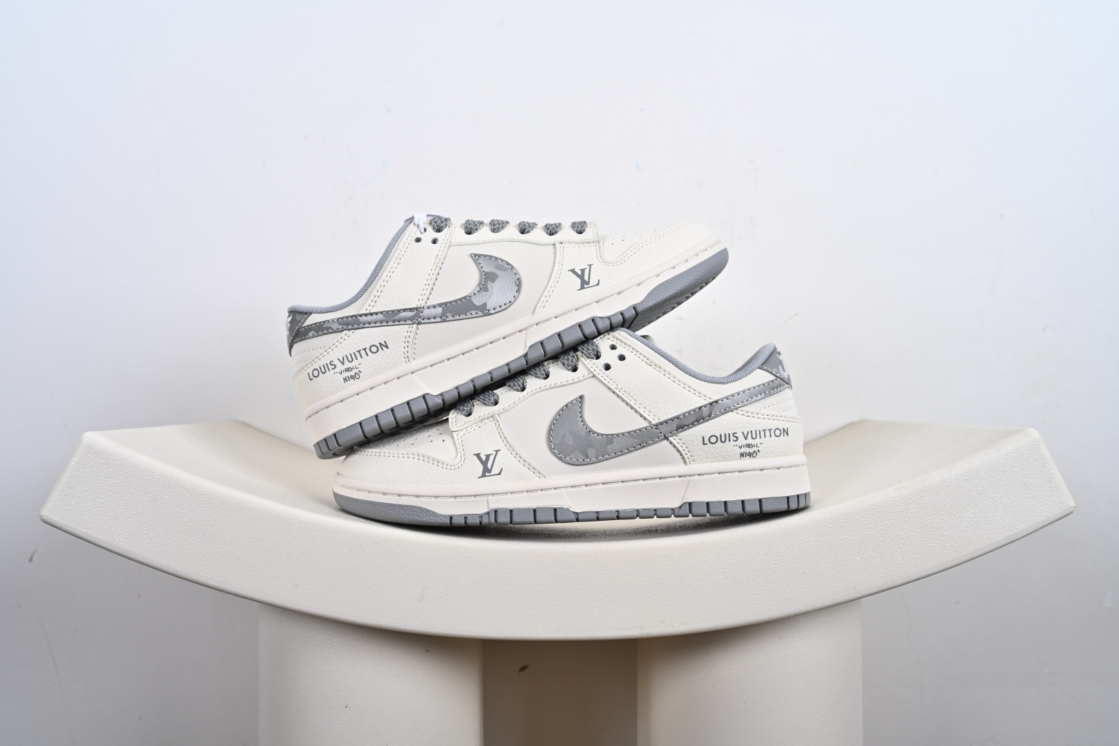 240 Nike SB Dunk Low“ 采用当下最流行缝线工艺 夏季百搭爆款 JP1628-025