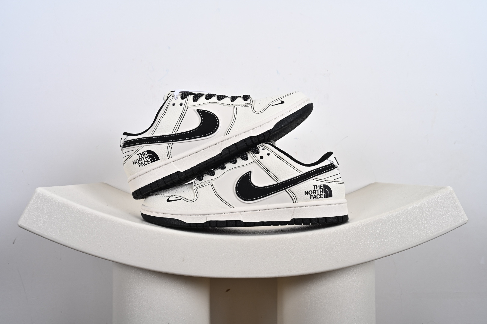 240 Nike SB Dunk Low“ 采用当下最流行缝线工艺 夏季百搭爆款 JP1628-025