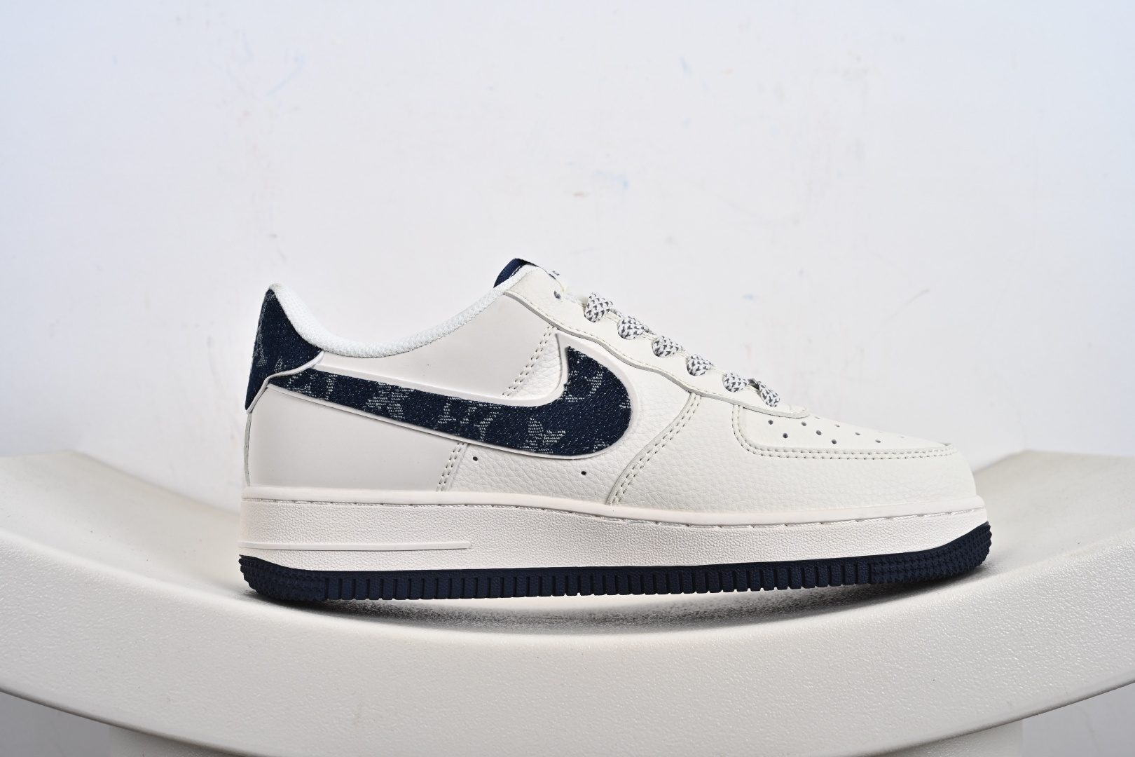 240 NIke Air Force 1 '07 Low 空军一号 低帮 运动鞋 休闲鞋 SM6668-102