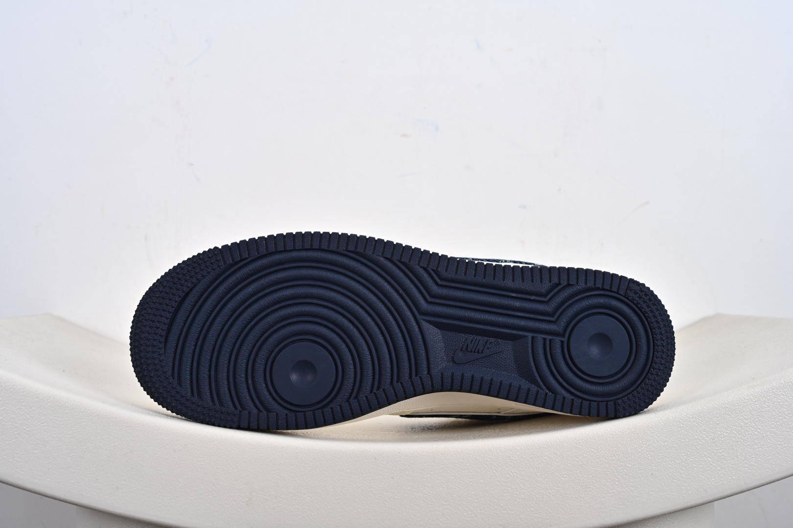 240 NIke Air Force 1 '07 Low 空军一号 低帮 运动鞋 休闲鞋 SM6668-102