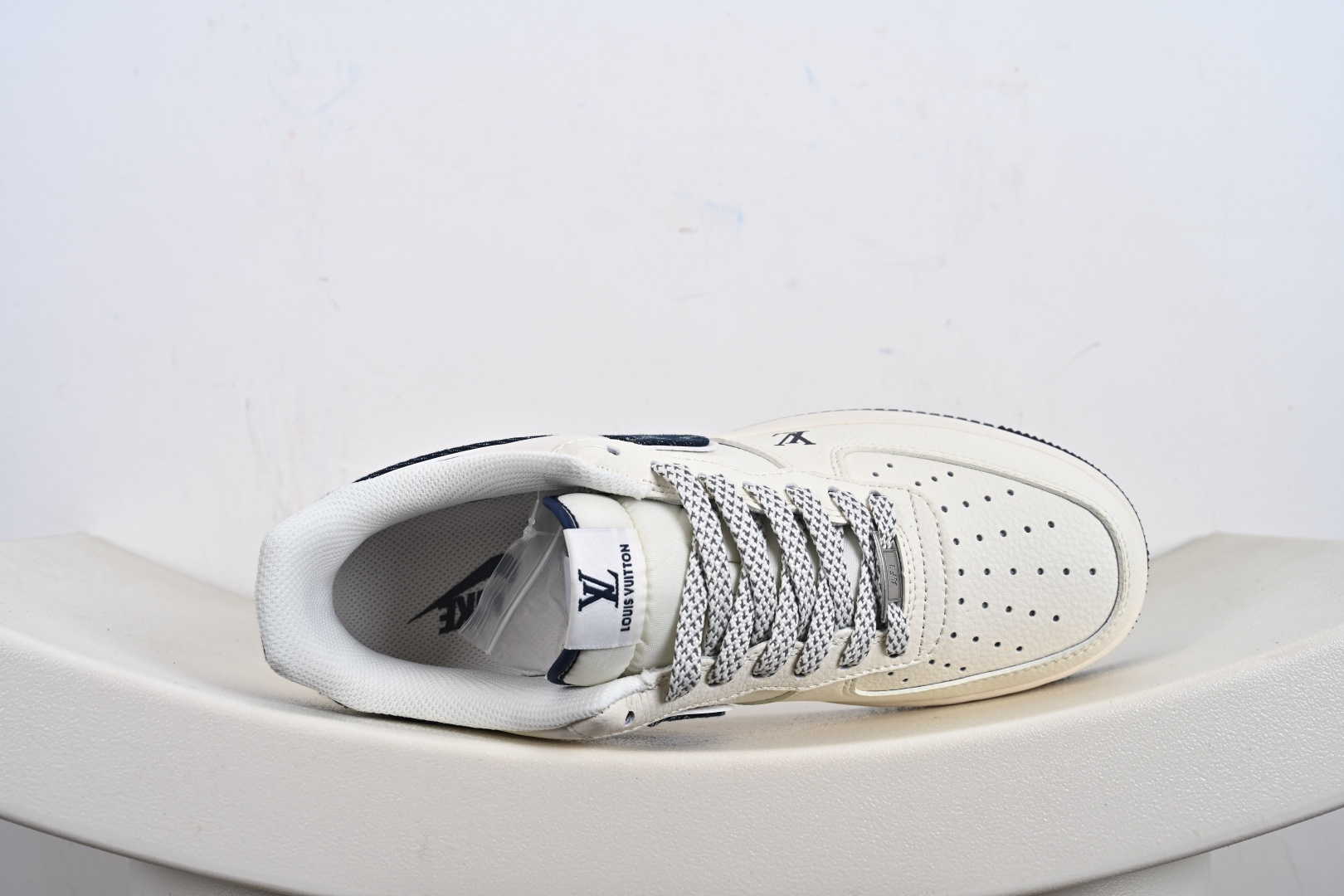 240 NIke Air Force 1 '07 Low 空军一号 低帮 运动鞋 休闲鞋 SM6668-102