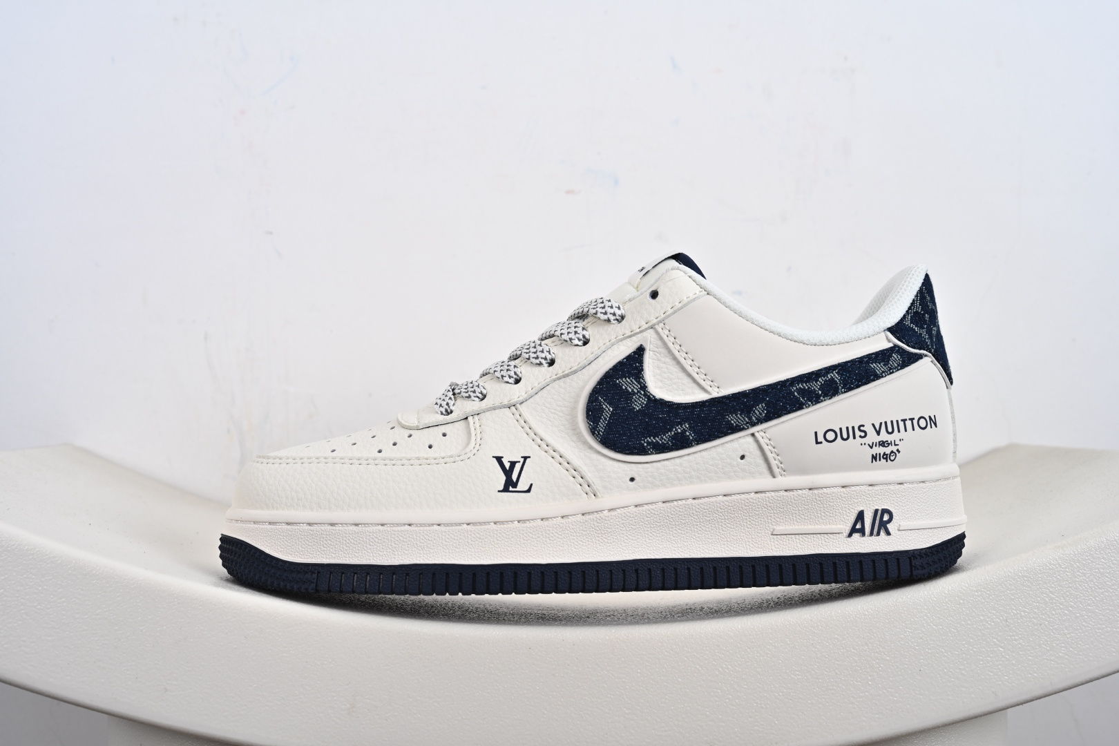 240 NIke Air Force 1 '07 Low 空军一号 低帮 运动鞋 休闲鞋 SM6668-102
