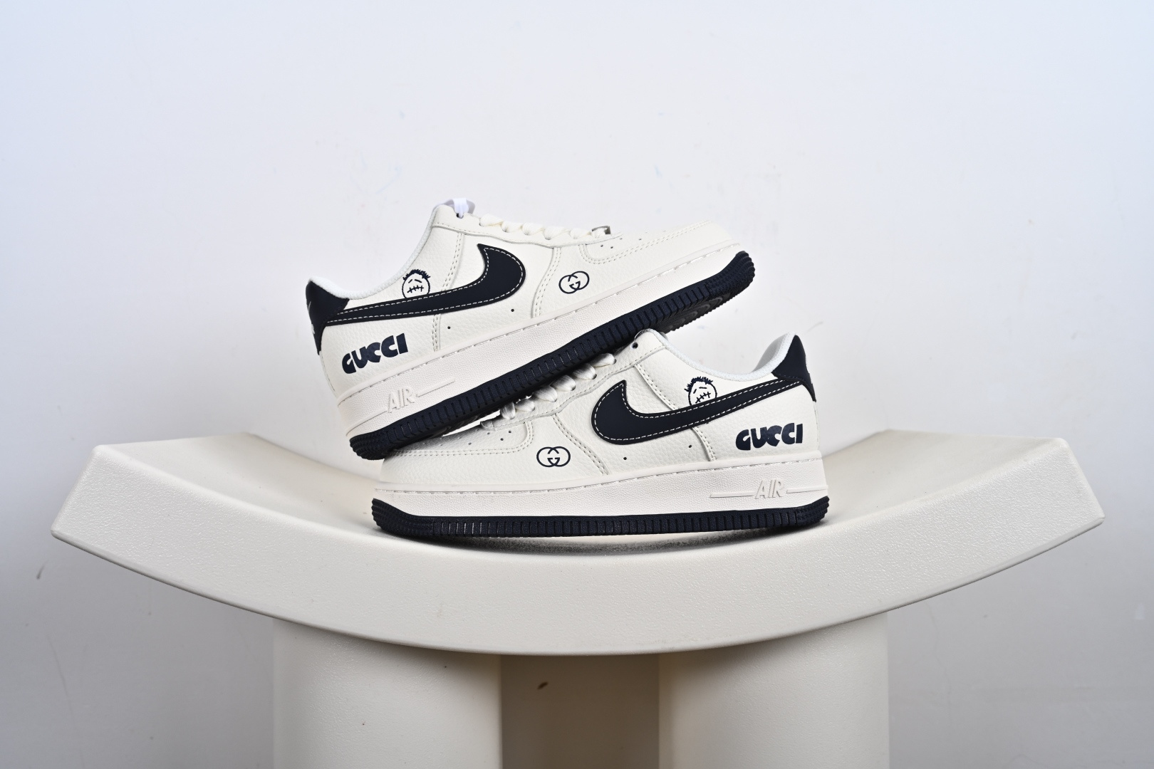 230 Nike Air Force 1‘07 Low LV联名 奶白黑 空军一低号帮休闲板鞋 BZ6808-103-Chinese UA Cheap High Quatity Brand Clothes Bags handbags Sneakers wholesale wholesaler seller from China Factory suppliers Fashion Clothing Shoes best Quality Beautiful Price 230 Nike Air Force 1‘07 Low LV联名 奶白黑 空军一低号帮休闲板鞋 BZ6808-103