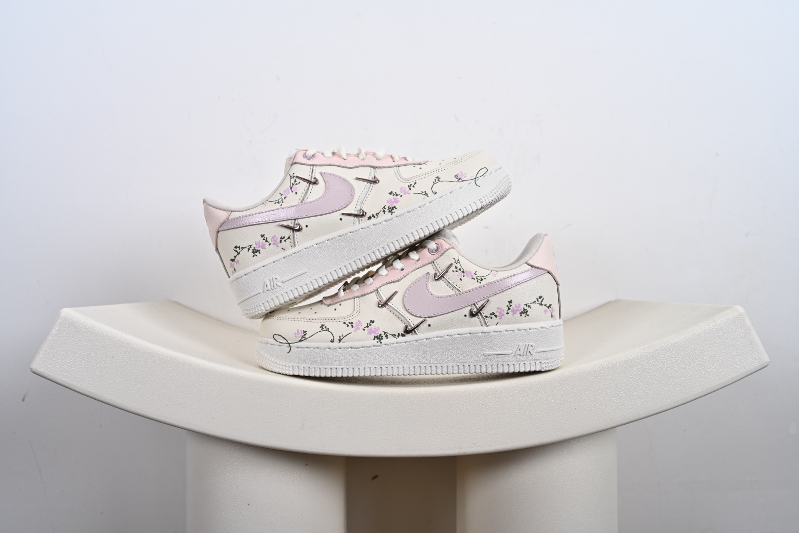 240 空军 低帮 休闲鞋 折边针车 工艺难度大 原楦头原纸板 原装鞋盒 定制五金配件 内置全掌气垫 原厂鞋底 XX3168-147