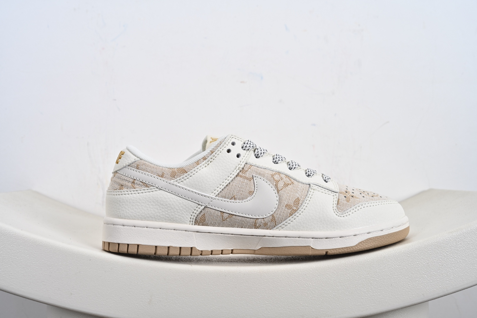 240 海外爆款限量发售!Nike SB Dunk Low“ 采用当下最流行缝线工艺 夏季百搭爆款 JP1628-025-Chinese UA Cheap High Quatity Brand Clothes Bags handbags Sneakers wholesale wholesaler seller from China Factory suppliers Fashion Clothing Shoes best Quality Beautiful Price 240 海外爆款限量发售!Nike SB Dunk Low“ 采用当下最流行缝线工艺 夏季百搭爆款 JP1628-025