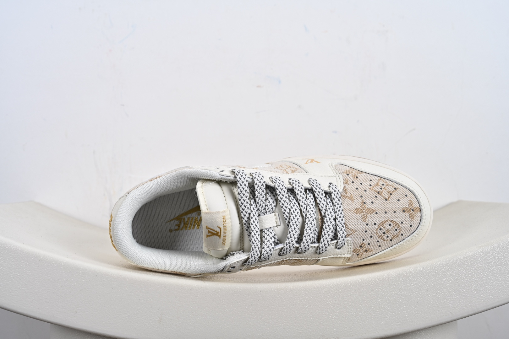 240 海外爆款限量发售!Nike SB Dunk Low“ 采用当下最流行缝线工艺 夏季百搭爆款 JP1628-025-Chinese UA Cheap High Quatity Brand Clothes Bags handbags Sneakers wholesale wholesaler seller from China Factory suppliers Fashion Clothing Shoes best Quality Beautiful Price 240 海外爆款限量发售!Nike SB Dunk Low“ 采用当下最流行缝线工艺 夏季百搭爆款 JP1628-025