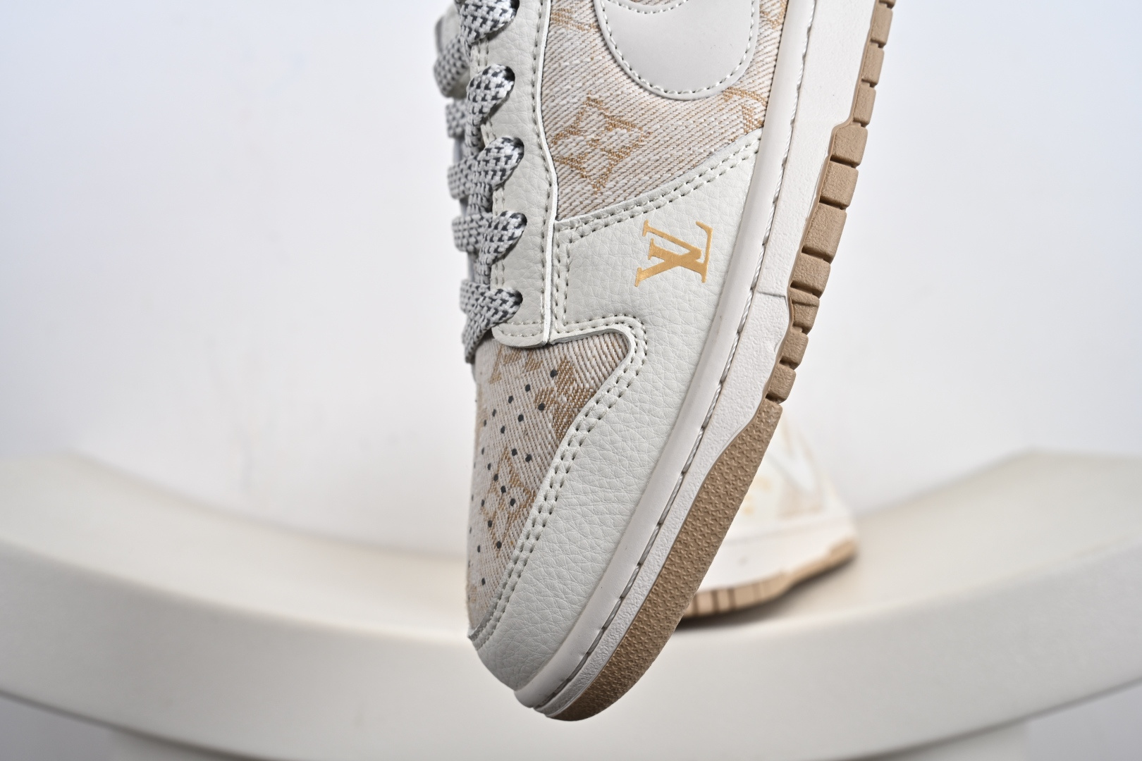 240 海外爆款限量发售!Nike SB Dunk Low“ 采用当下最流行缝线工艺 夏季百搭爆款 JP1628-025-Chinese UA Cheap High Quatity Brand Clothes Bags handbags Sneakers wholesale wholesaler seller from China Factory suppliers Fashion Clothing Shoes best Quality Beautiful Price 240 海外爆款限量发售!Nike SB Dunk Low“ 采用当下最流行缝线工艺 夏季百搭爆款 JP1628-025