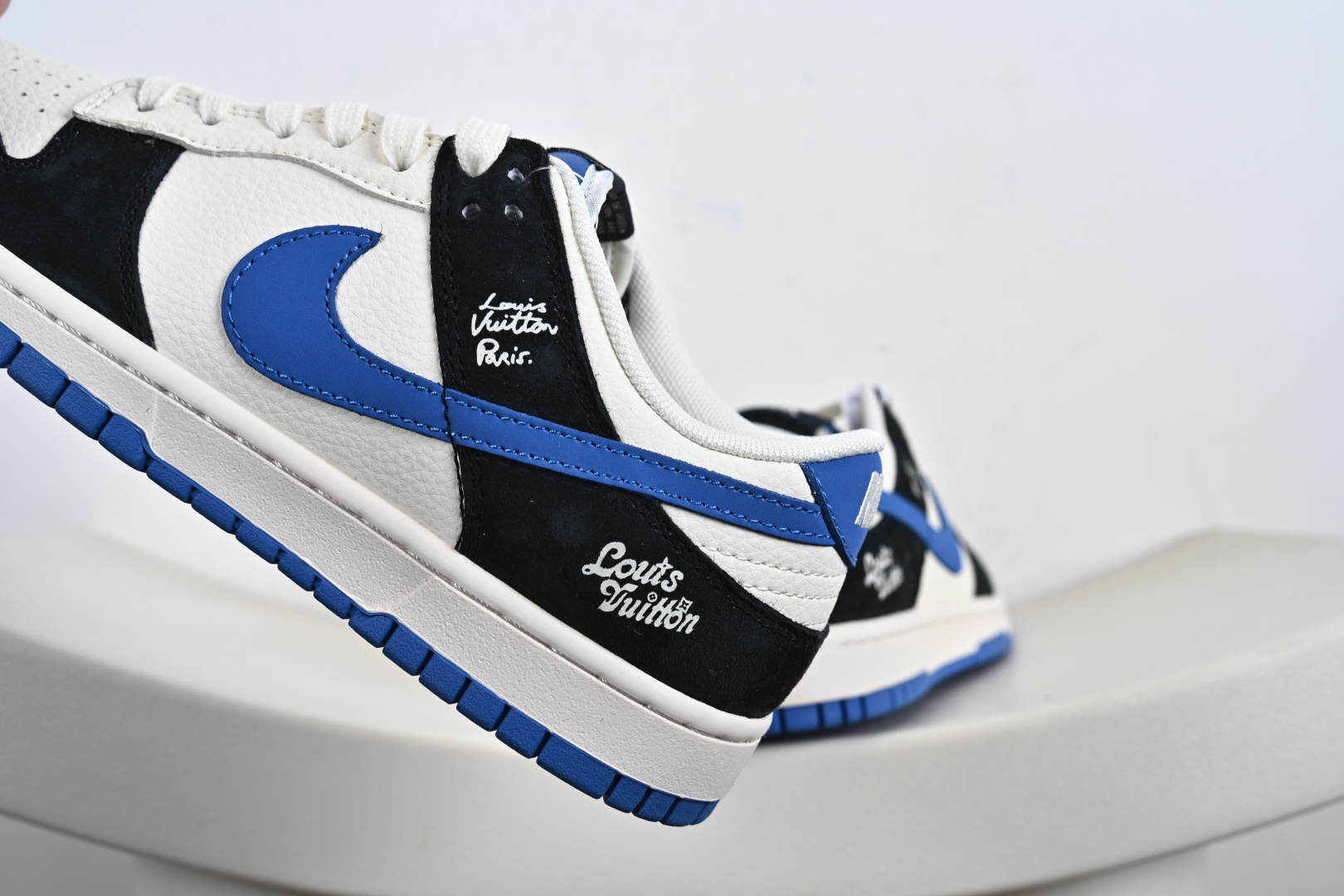 240 Nike SB Dunk Low 中八式周年高端定制 低帮休闲板鞋 FX1588-301-Chinese UA Cheap High Quatity Brand Clothes Bags handbags Sneakers wholesale wholesaler seller from China Factory suppliers Fashion Clothing Shoes best Quality Beautiful Price 240 Nike SB Dunk Low 中八式周年高端定制 低帮休闲板鞋 FX1588-301