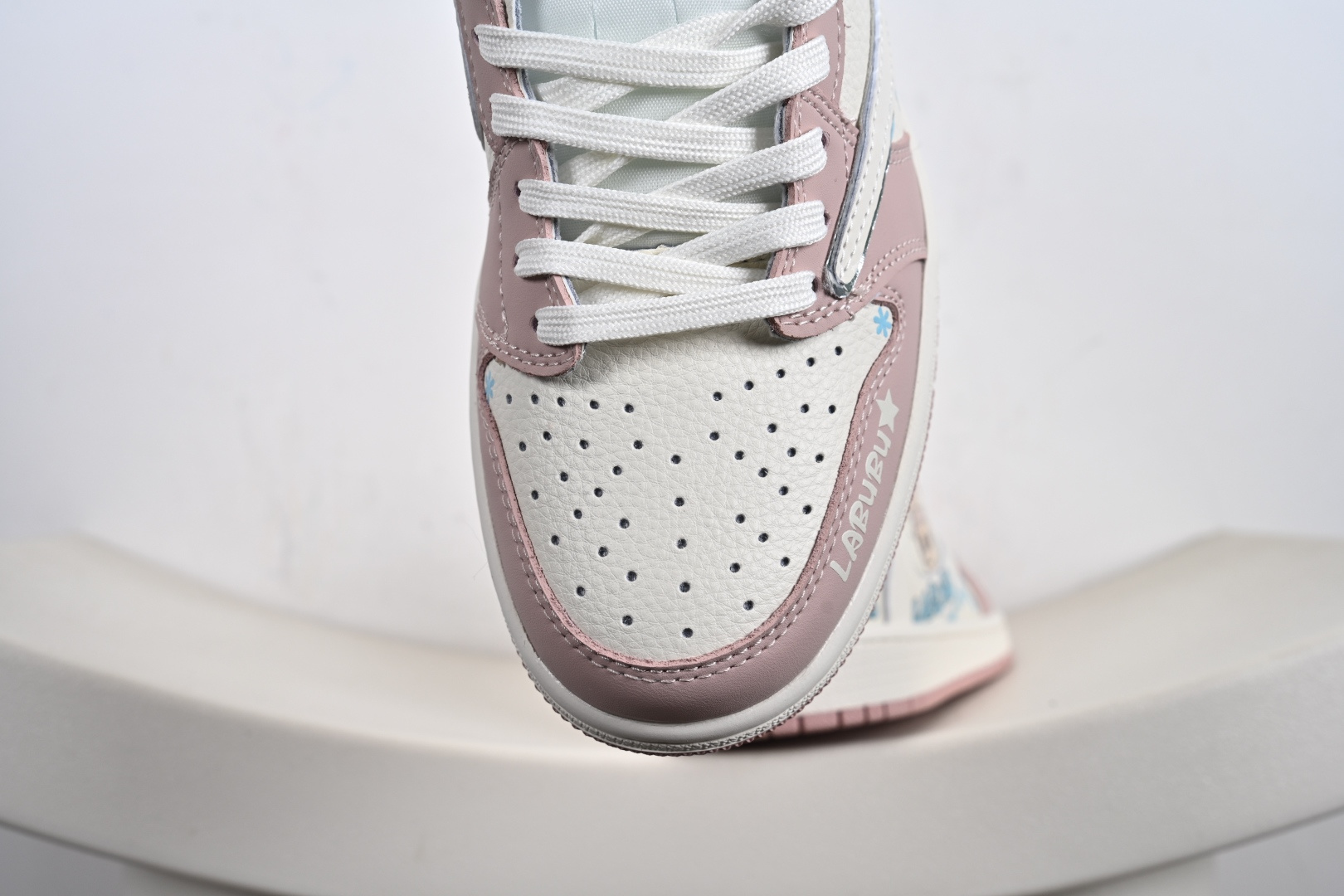 240 Travis Scott x Nike Air Jordan 1 Low 蛇年限定 Air Jordan 1 Low 反转小钩倒钩 XF8698-076-Chinese UA Cheap High Quatity Brand Clothes Bags handbags Sneakers wholesale wholesaler seller from China Factory suppliers Fashion Clothing Shoes best Quality Beautiful Price 240 Travis Scott x Nike Air Jordan 1 Low 蛇年限定 Air Jordan 1 Low 反转小钩倒钩 XF8698-076