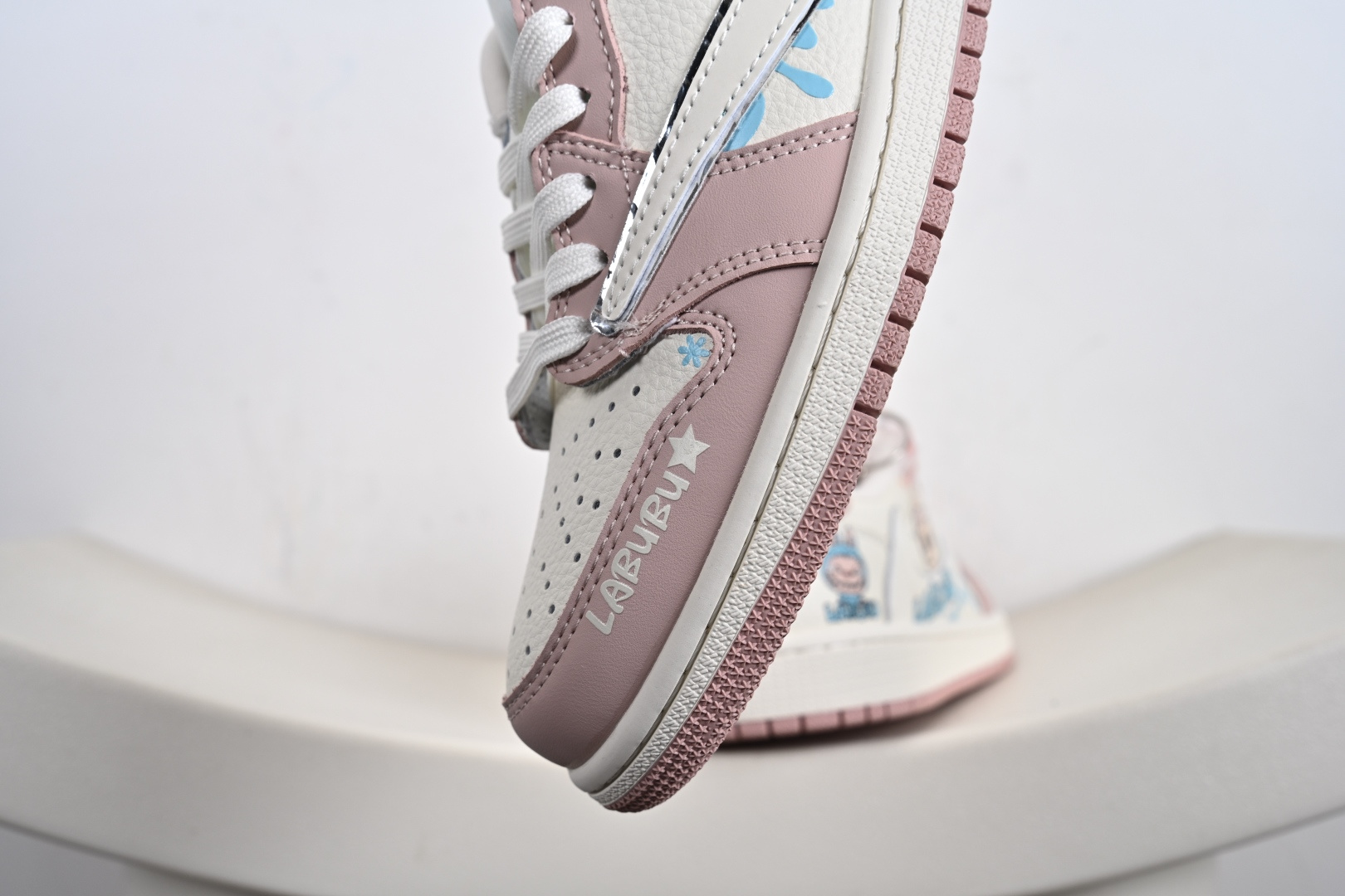 240 Travis Scott x Nike Air Jordan 1 Low 蛇年限定 Air Jordan 1 Low 反转小钩倒钩 XF8698-076-Chinese UA Cheap High Quatity Brand Clothes Bags handbags Sneakers wholesale wholesaler seller from China Factory suppliers Fashion Clothing Shoes best Quality Beautiful Price 240 Travis Scott x Nike Air Jordan 1 Low 蛇年限定 Air Jordan 1 Low 反转小钩倒钩 XF8698-076