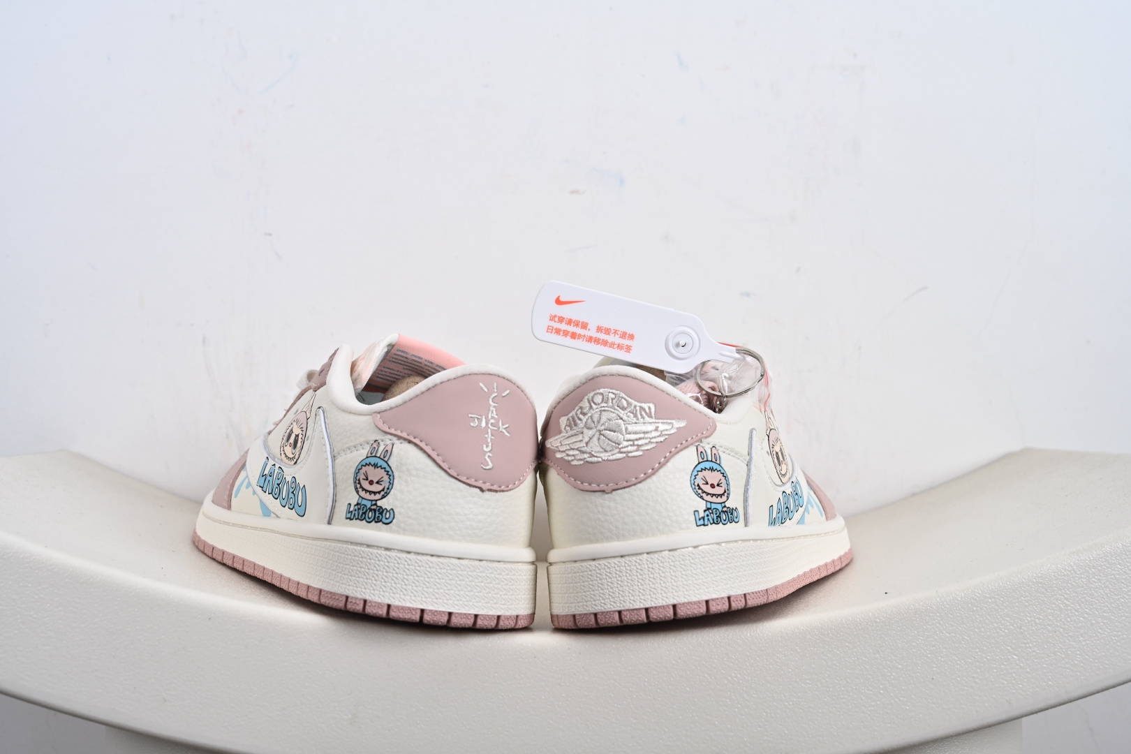 240 Travis Scott x Nike Air Jordan 1 Low 蛇年限定 Air Jordan 1 Low 反转小钩倒钩 XF8698-076-Chinese UA Cheap High Quatity Brand Clothes Bags handbags Sneakers wholesale wholesaler seller from China Factory suppliers Fashion Clothing Shoes best Quality Beautiful Price 240 Travis Scott x Nike Air Jordan 1 Low 蛇年限定 Air Jordan 1 Low 反转小钩倒钩 XF8698-076