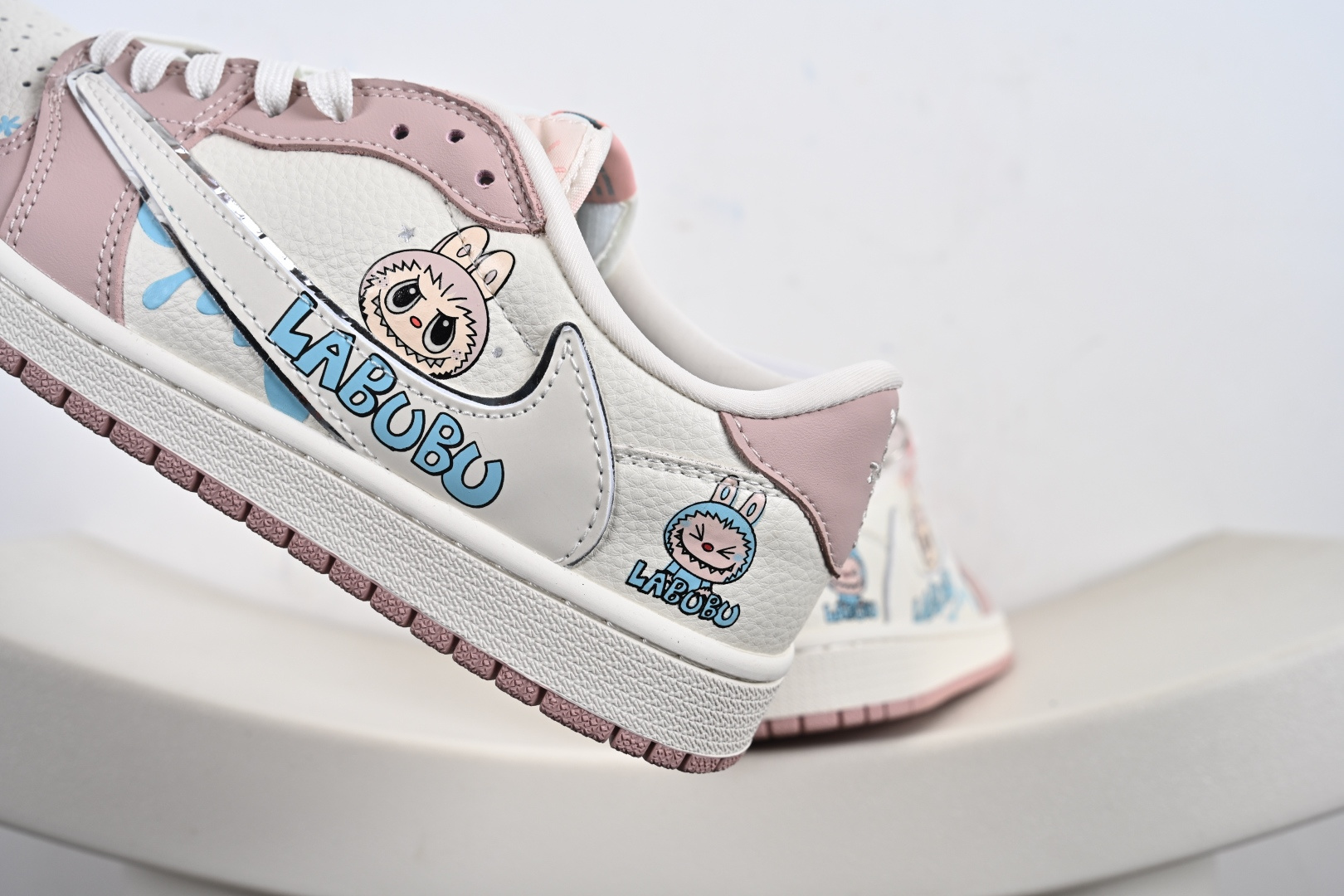 240 Travis Scott x Nike Air Jordan 1 Low 蛇年限定 Air Jordan 1 Low 反转小钩倒钩 XF8698-076-Chinese UA Cheap High Quatity Brand Clothes Bags handbags Sneakers wholesale wholesaler seller from China Factory suppliers Fashion Clothing Shoes best Quality Beautiful Price 240 Travis Scott x Nike Air Jordan 1 Low 蛇年限定 Air Jordan 1 Low 反转小钩倒钩 XF8698-076