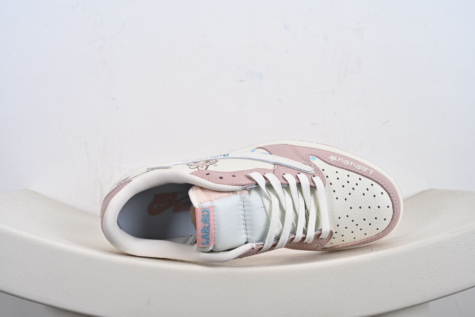 240 Travis Scott x Nike Air Jordan 1 Low 蛇年限定 Air Jordan 1 Low 反转小钩倒钩 XF8698-076-Chinese UA Cheap High Quatity Brand Clothes Bags handbags Sneakers wholesale wholesaler seller from China Factory suppliers Fashion Clothing Shoes best Quality Beautiful Price 240 Travis Scott x Nike Air Jordan 1 Low 蛇年限定 Air Jordan 1 Low 反转小钩倒钩 XF8698-076