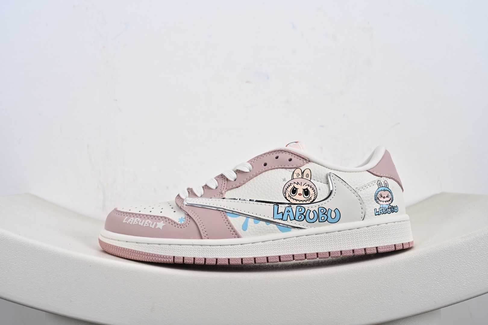 240 Travis Scott x Nike Air Jordan 1 Low 蛇年限定 Air Jordan 1 Low 反转小钩倒钩 XF8698-076-Chinese UA Cheap High Quatity Brand Clothes Bags handbags Sneakers wholesale wholesaler seller from China Factory suppliers Fashion Clothing Shoes best Quality Beautiful Price 240 Travis Scott x Nike Air Jordan 1 Low 蛇年限定 Air Jordan 1 Low 反转小钩倒钩 XF8698-076