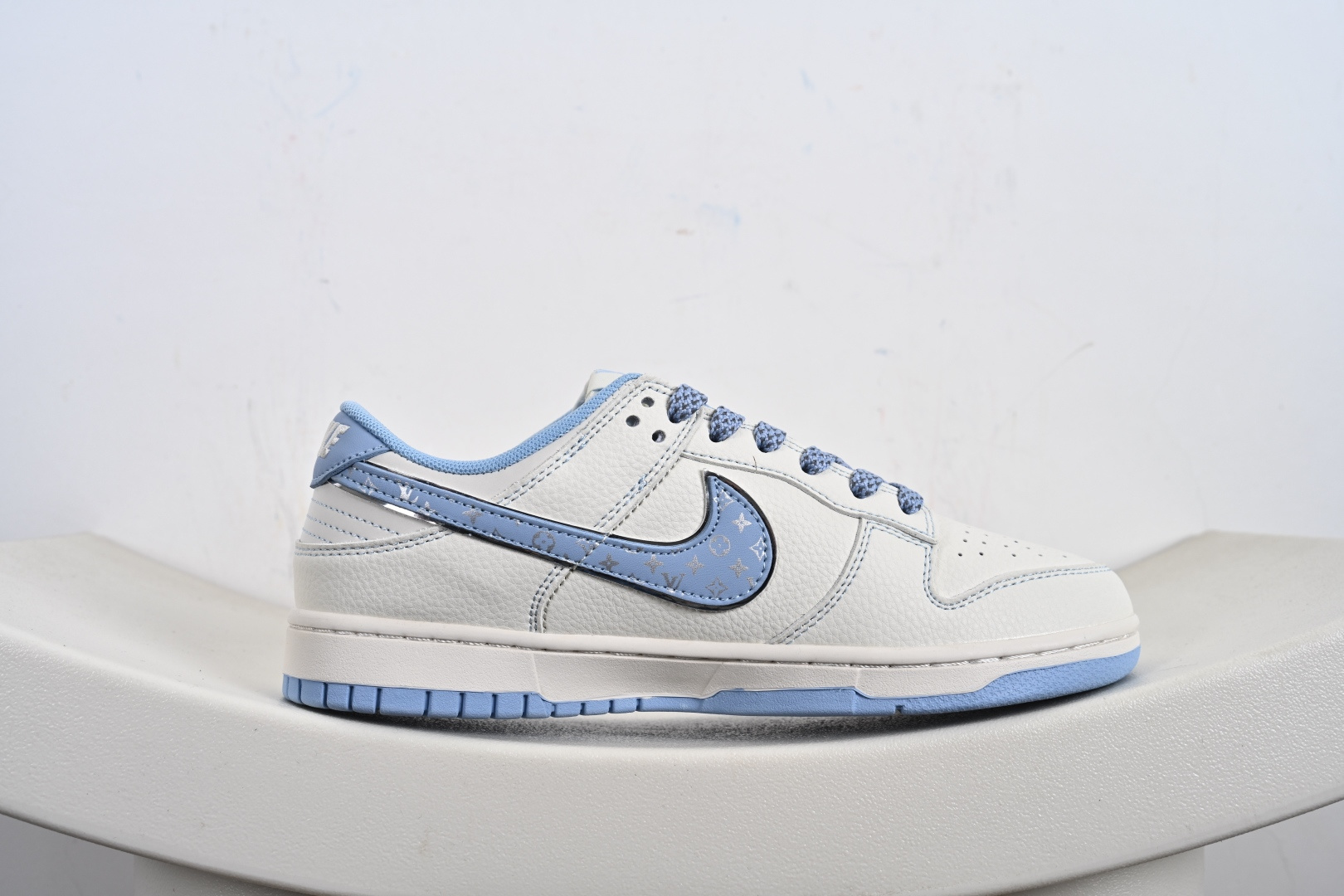 240 Travis Scott x Nike Air Jordan 1 Low 蛇年限定 Air Jordan 1 Low 反转小钩倒钩 XS3086-010-Chinese UA Cheap High Quatity Brand Clothes Bags handbags Sneakers wholesale wholesaler seller from China Factory suppliers Fashion Clothing Shoes best Quality Beautiful Price 240 Travis Scott x Nike Air Jordan 1 Low 蛇年限定 Air Jordan 1 Low 反转小钩倒钩 XS3086-010