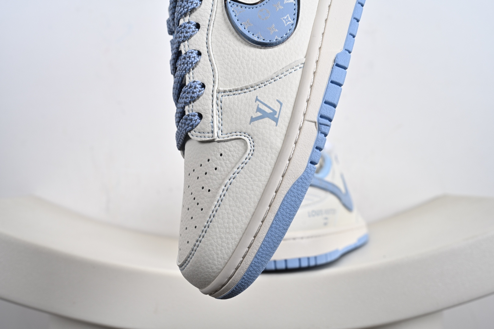 240 Travis Scott x Nike Air Jordan 1 Low 蛇年限定 Air Jordan 1 Low 反转小钩倒钩 XS3086-010-Chinese UA Cheap High Quatity Brand Clothes Bags handbags Sneakers wholesale wholesaler seller from China Factory suppliers Fashion Clothing Shoes best Quality Beautiful Price 240 Travis Scott x Nike Air Jordan 1 Low 蛇年限定 Air Jordan 1 Low 反转小钩倒钩 XS3086-010