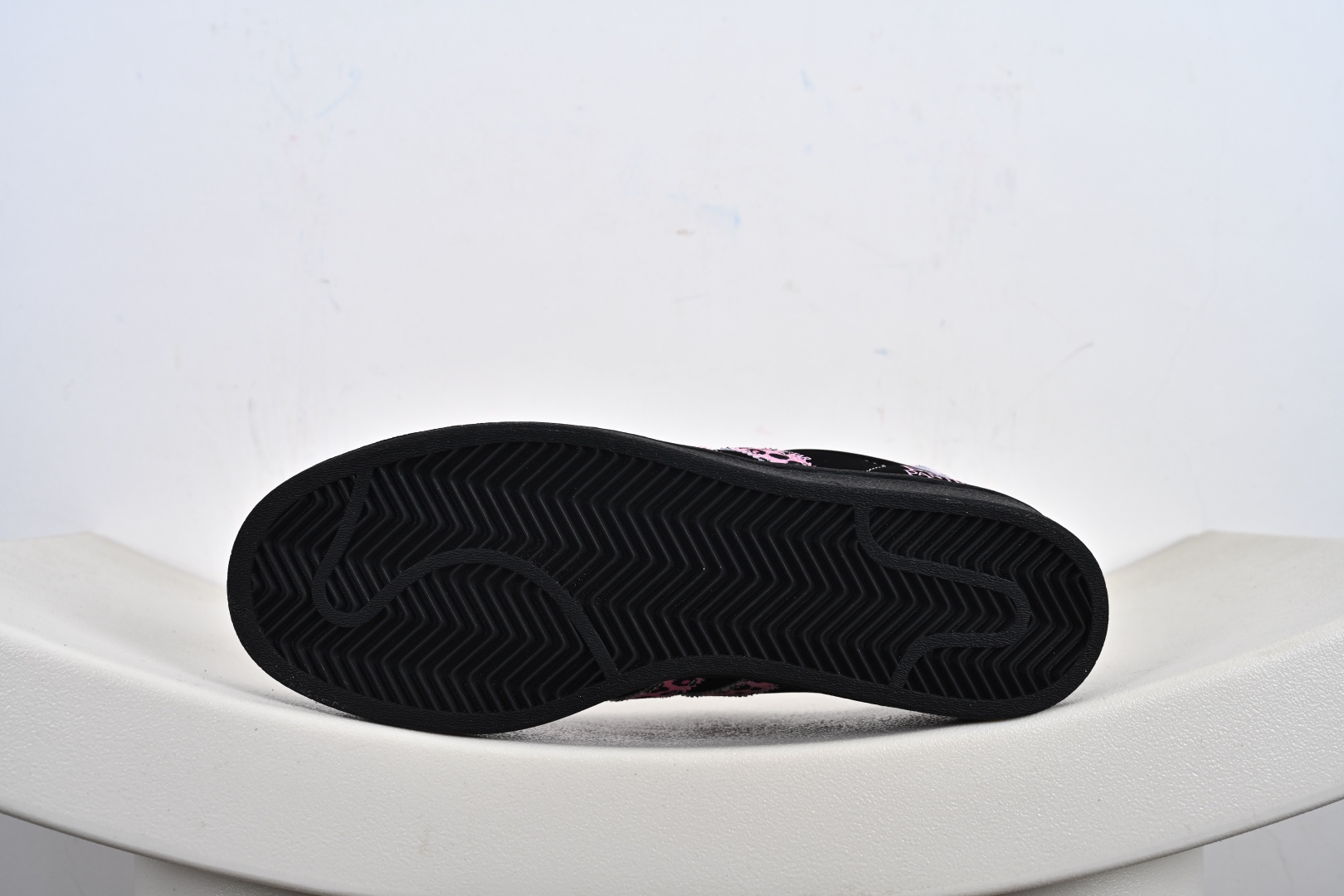 220 AD Originals Superstar x Louis Vuitton SD6802