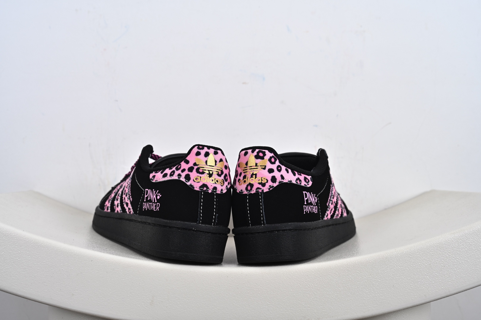 220 AD Originals Superstar x Louis Vuitton SD6802