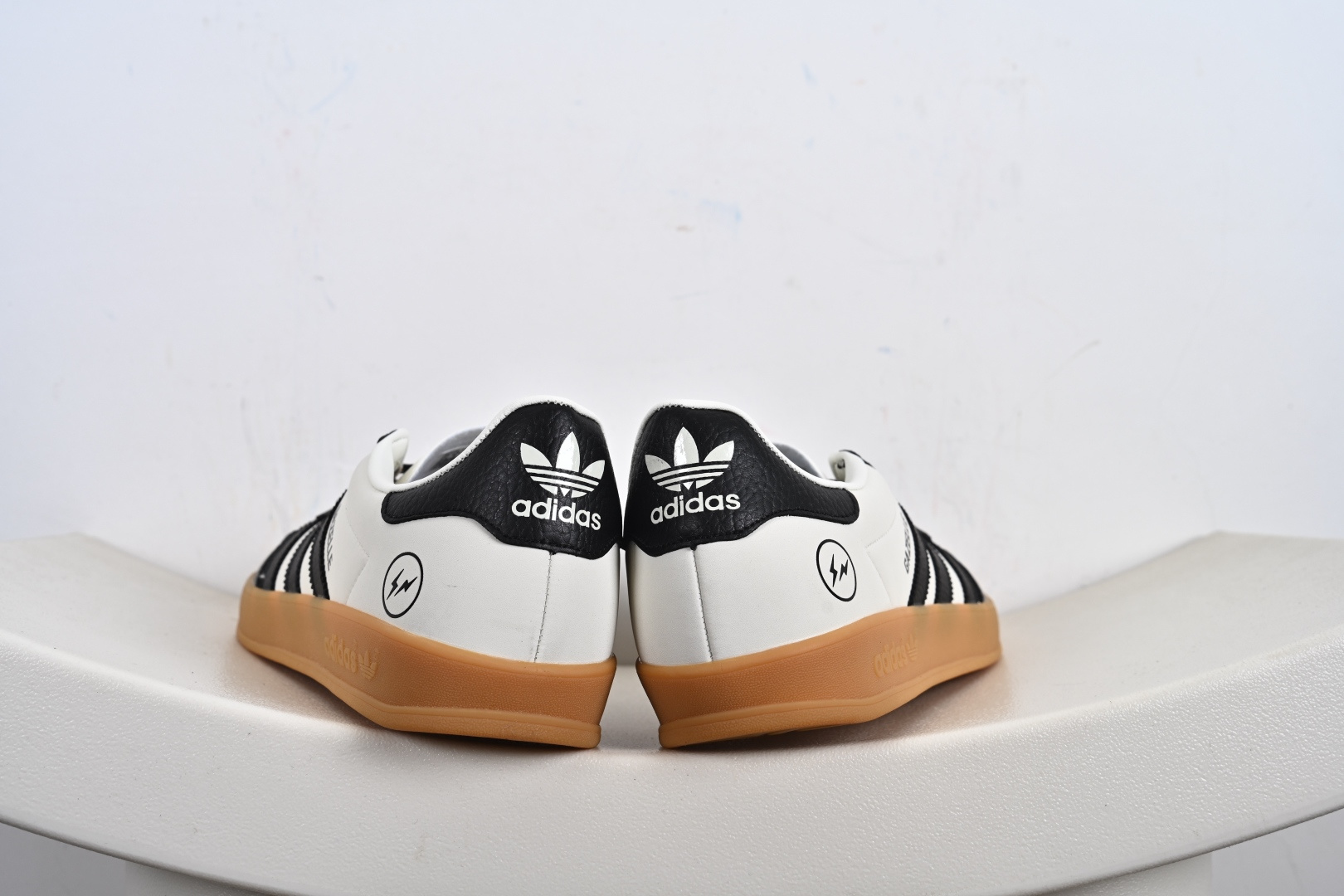 200 adidas Originals Gazelle INdoor 新年 发财 三叶草休闲防滑耐磨低帮板鞋 CH6336-719-Chinese UA Cheap High Quatity Brand Clothes Bags handbags Sneakers wholesale wholesaler seller from China Factory suppliers Fashion Clothing Shoes best Quality Beautiful Price 200 adidas Originals Gazelle INdoor 新年 发财 三叶草休闲防滑耐磨低帮板鞋 CH6336-719