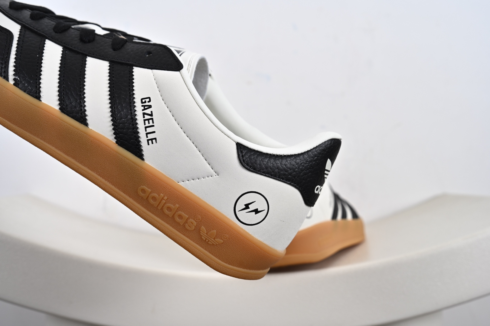 200 adidas Originals Gazelle INdoor 新年 发财 三叶草休闲防滑耐磨低帮板鞋 CH6336-719-Chinese UA Cheap High Quatity Brand Clothes Bags handbags Sneakers wholesale wholesaler seller from China Factory suppliers Fashion Clothing Shoes best Quality Beautiful Price 200 adidas Originals Gazelle INdoor 新年 发财 三叶草休闲防滑耐磨低帮板鞋 CH6336-719