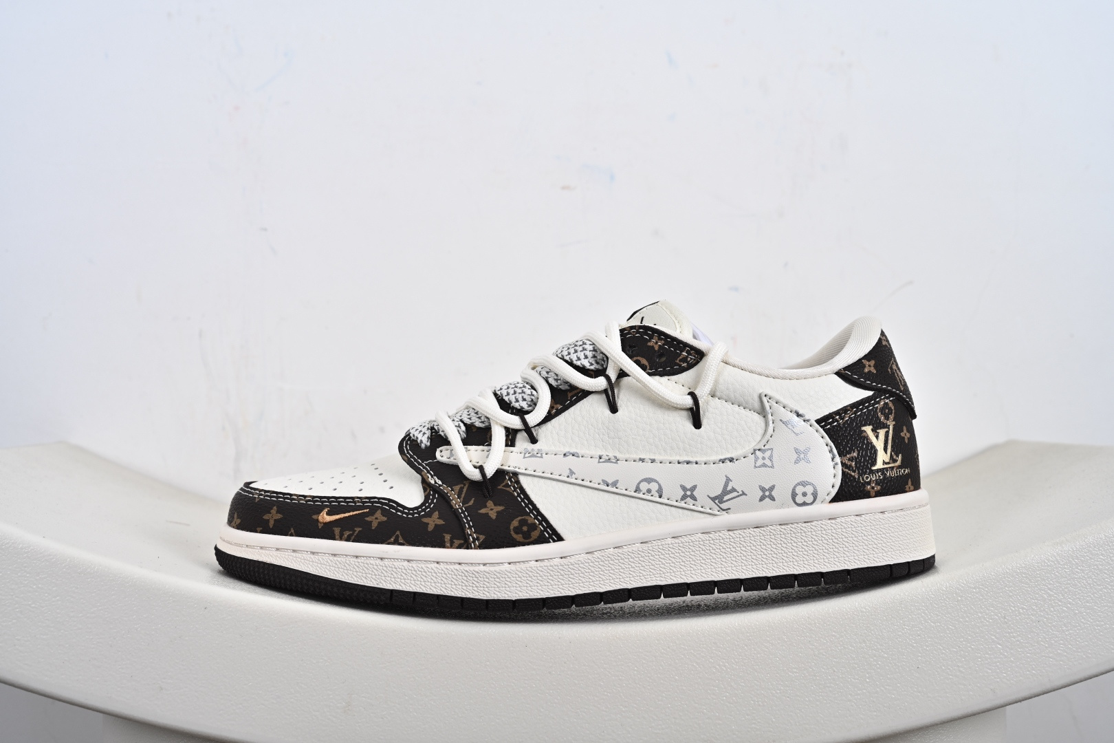 280 Travi Scott x Fragment Design x Air Jordan 1 Low OG SP AJ1 低帮文化休闲板鞋 DM7866-078-Chinese UA Cheap High Quatity Brand Clothes Bags handbags Sneakers wholesale wholesaler seller from China Factory suppliers Fashion Clothing Shoes best Quality Beautiful Price 280 Travi Scott x Fragment Design x Air Jordan 1 Low OG SP AJ1 低帮文化休闲板鞋 DM7866-078