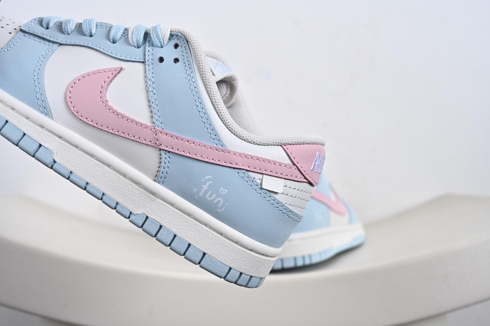 240 Nike Dunk Low 仙桃苏打 此款从夏日苏打水的清甜中汲取灵感 BP0508-034-Chinese UA Cheap High Quatity Brand Clothes Bags handbags Sneakers wholesale wholesaler seller from China Factory suppliers Fashion Clothing Shoes best Quality Beautiful Price 240 Nike Dunk Low 仙桃苏打 此款从夏日苏打水的清甜中汲取灵感 BP0508-034