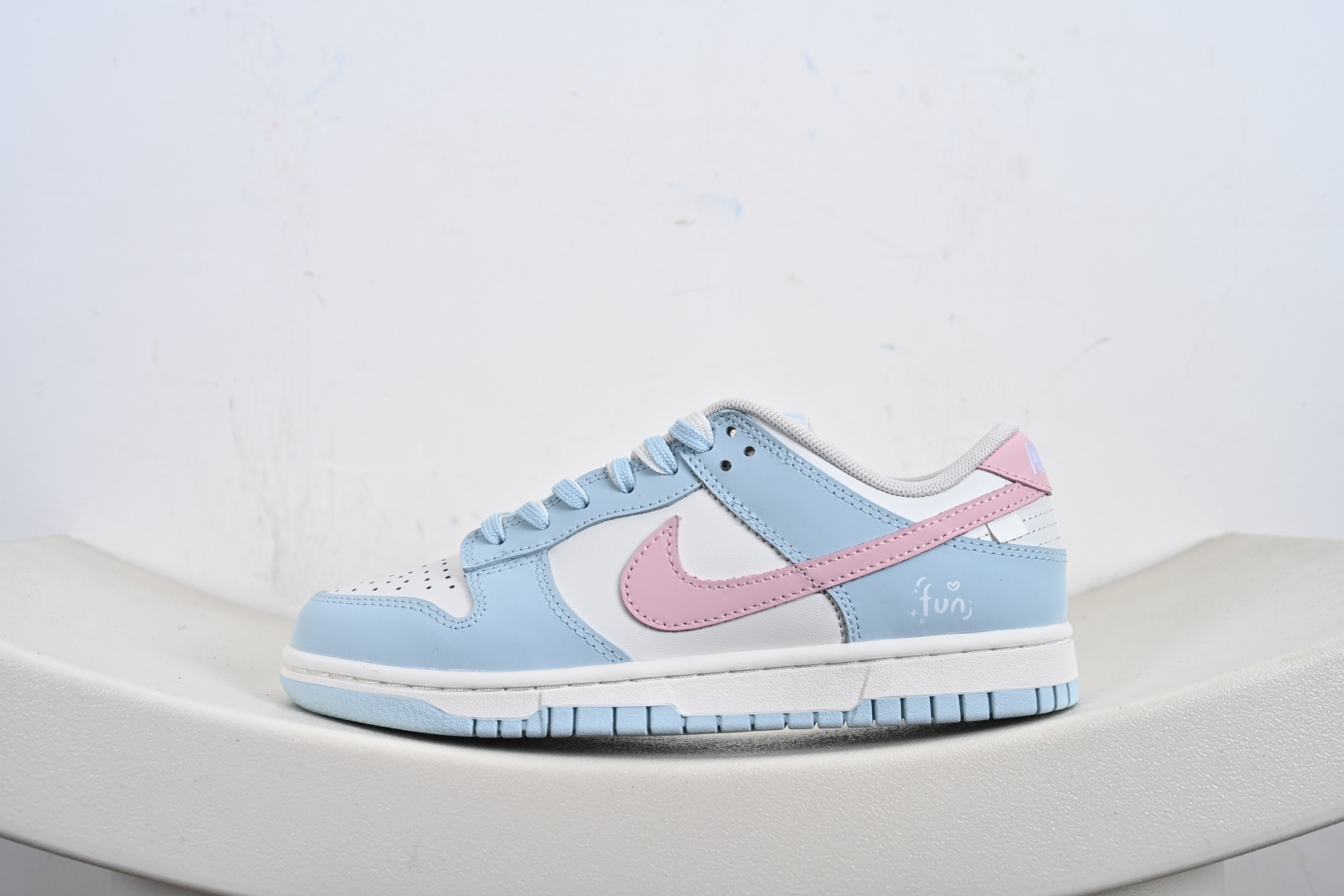 240 Nike Dunk Low 仙桃苏打 此款从夏日苏打水的清甜中汲取灵感 BP0508-034-Chinese UA Cheap High Quatity Brand Clothes Bags handbags Sneakers wholesale wholesaler seller from China Factory suppliers Fashion Clothing Shoes best Quality Beautiful Price 240 Nike Dunk Low 仙桃苏打 此款从夏日苏打水的清甜中汲取灵感 BP0508-034