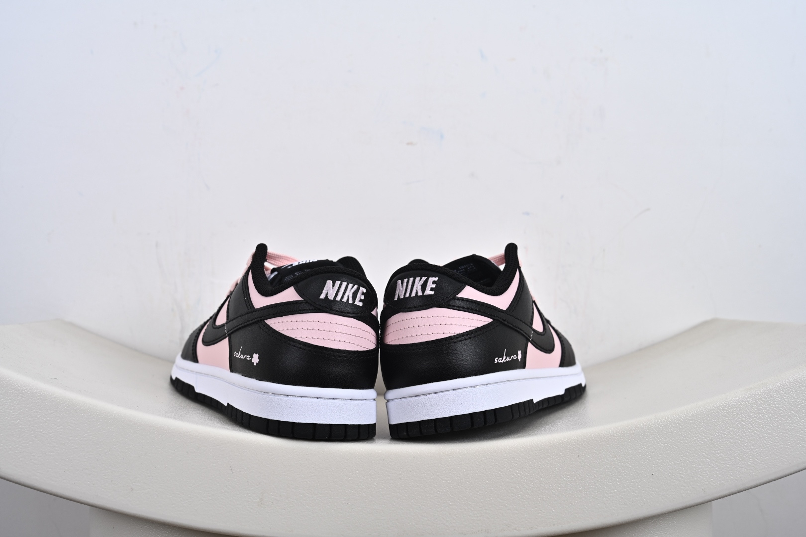 220 纯原 Nike Dunk Low 芝樱粉 黑粉 若初绽芝樱 CW1590-100-Chinese UA Cheap High Quatity Brand Clothes Bags handbags Sneakers wholesale wholesaler seller from China Factory suppliers Fashion Clothing Shoes best Quality Beautiful Price 220 纯原 Nike Dunk Low 芝樱粉 黑粉 若初绽芝樱 CW1590-100
