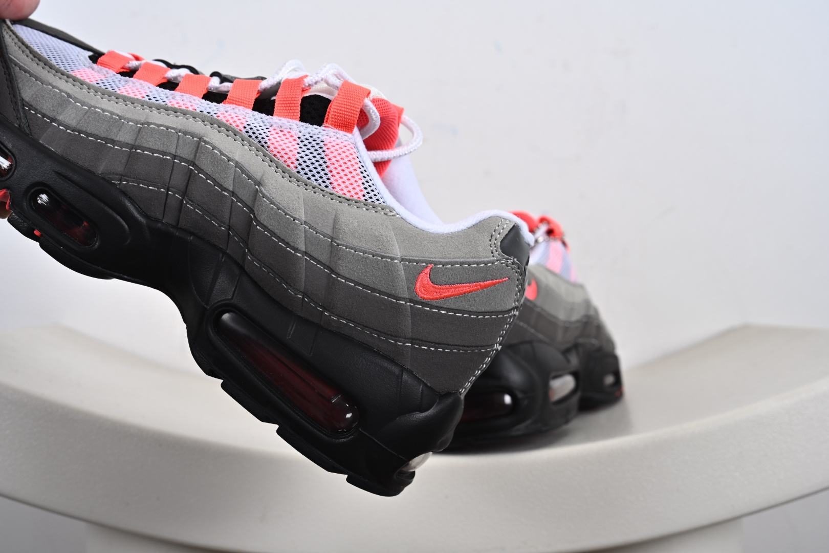 260 CDG x NIKE Air Max 95 复古单品 潮流百搭 气垫缓震慢跑鞋 CU8406-001-Chinese UA Cheap High Quatity Brand Clothes Bags handbags Sneakers wholesale wholesaler seller from China Factory suppliers Fashion Clothing Shoes best Quality Beautiful Price 260 CDG x NIKE Air Max 95 复古单品 潮流百搭 气垫缓震慢跑鞋 CU8406-001