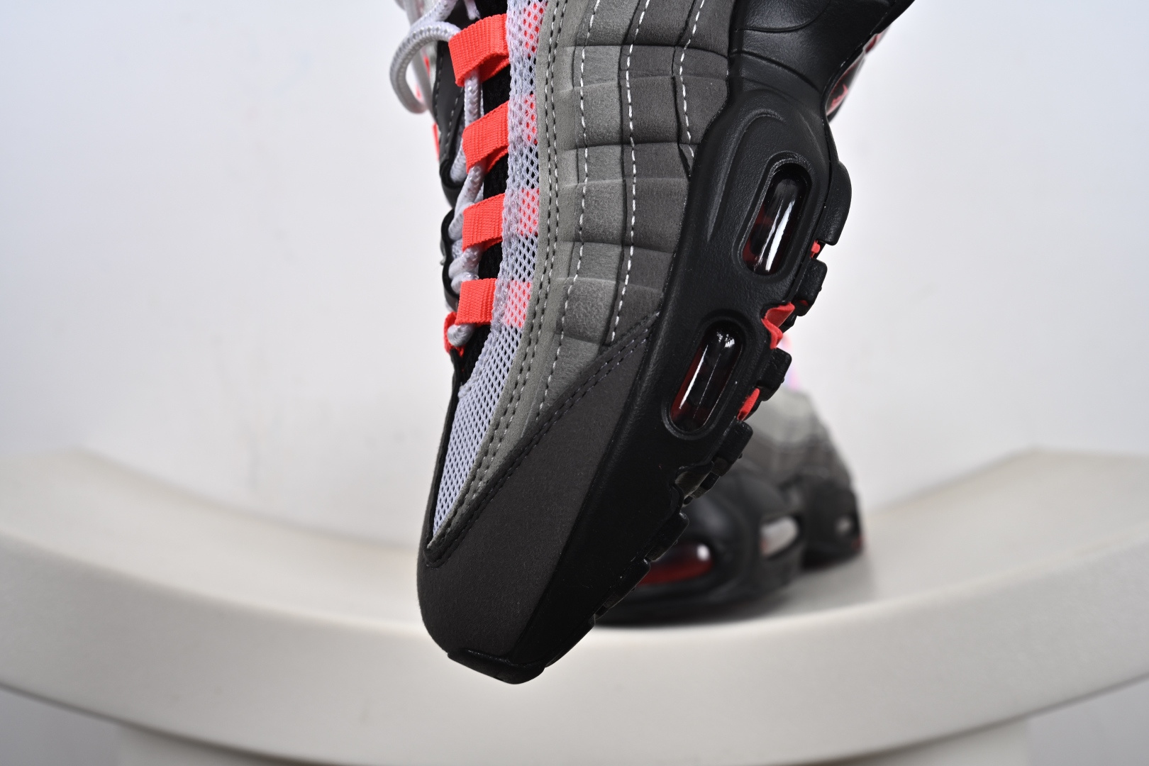 260 CDG x NIKE Air Max 95 复古单品 潮流百搭 气垫缓震慢跑鞋 CU8406-001-Chinese UA Cheap High Quatity Brand Clothes Bags handbags Sneakers wholesale wholesaler seller from China Factory suppliers Fashion Clothing Shoes best Quality Beautiful Price 260 CDG x NIKE Air Max 95 复古单品 潮流百搭 气垫缓震慢跑鞋 CU8406-001