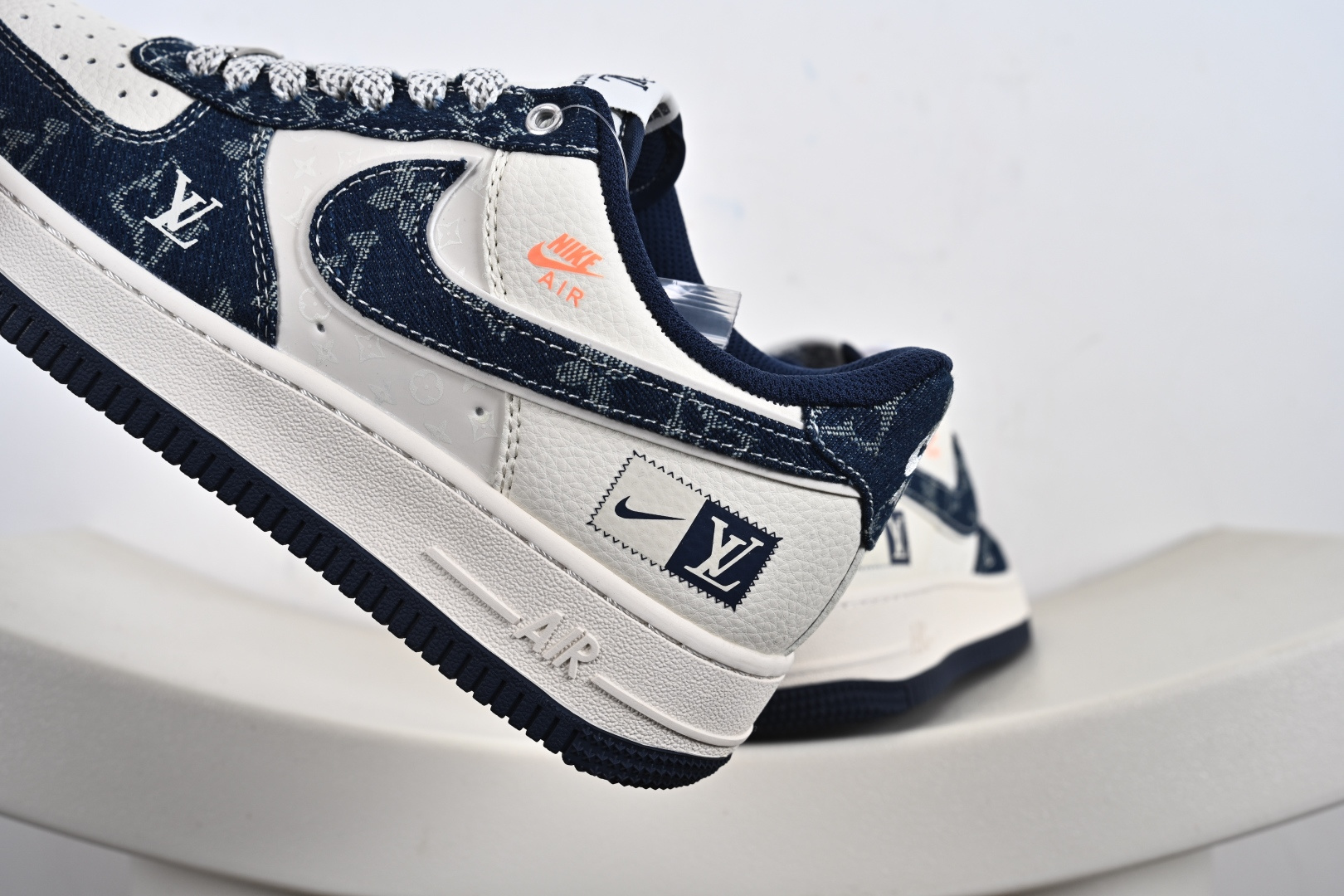 240 海外限量发售！ 空军 低帮 休闲鞋 折边针车 工艺难度大 KB1688-003 YX5066-355