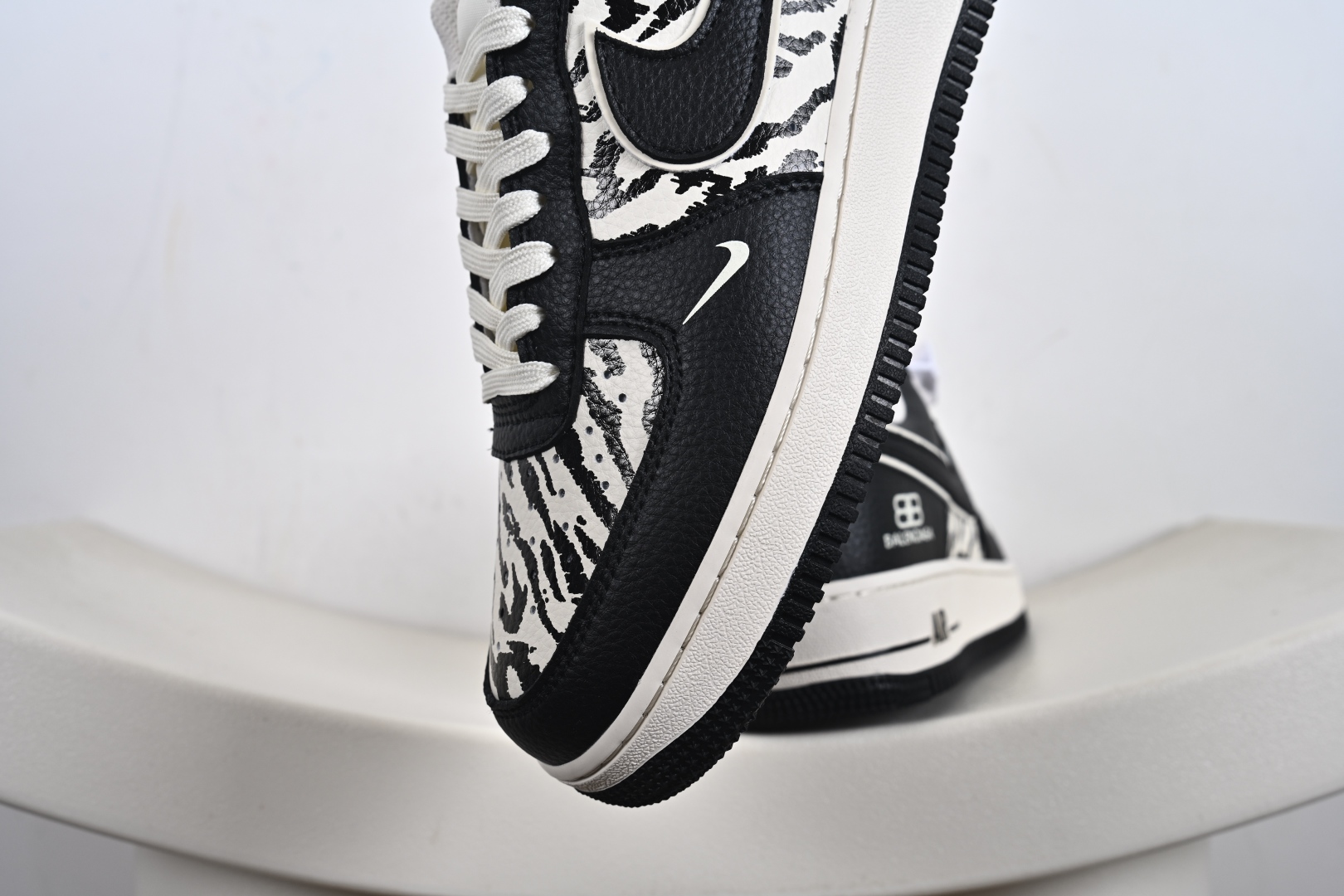 NIke Air Force 1 '07 Low 空军一号低帮 运动鞋 休闲鞋 HJ3318-004