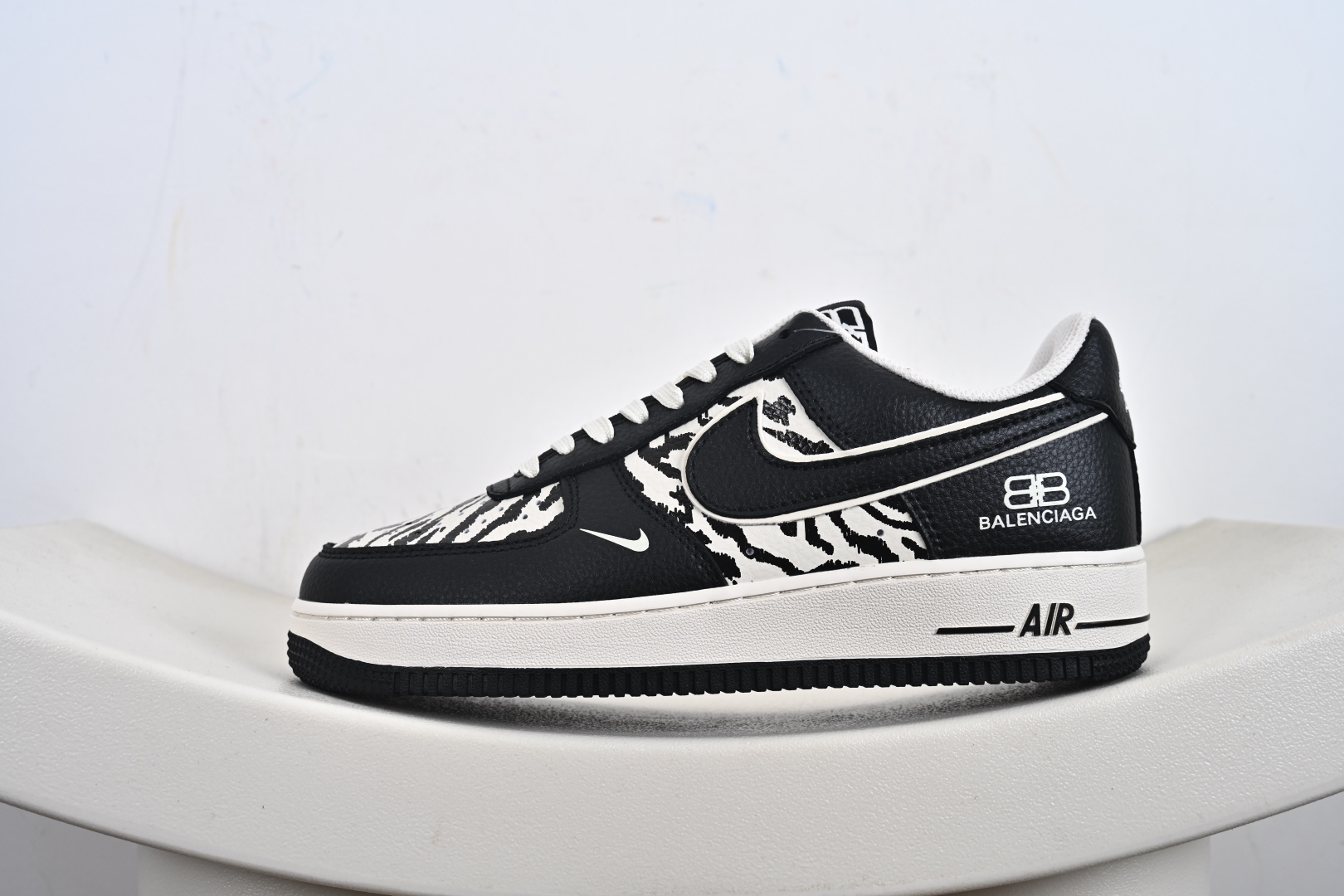 NIke Air Force 1 '07 Low 空军一号低帮 运动鞋 休闲鞋 HJ3318-004