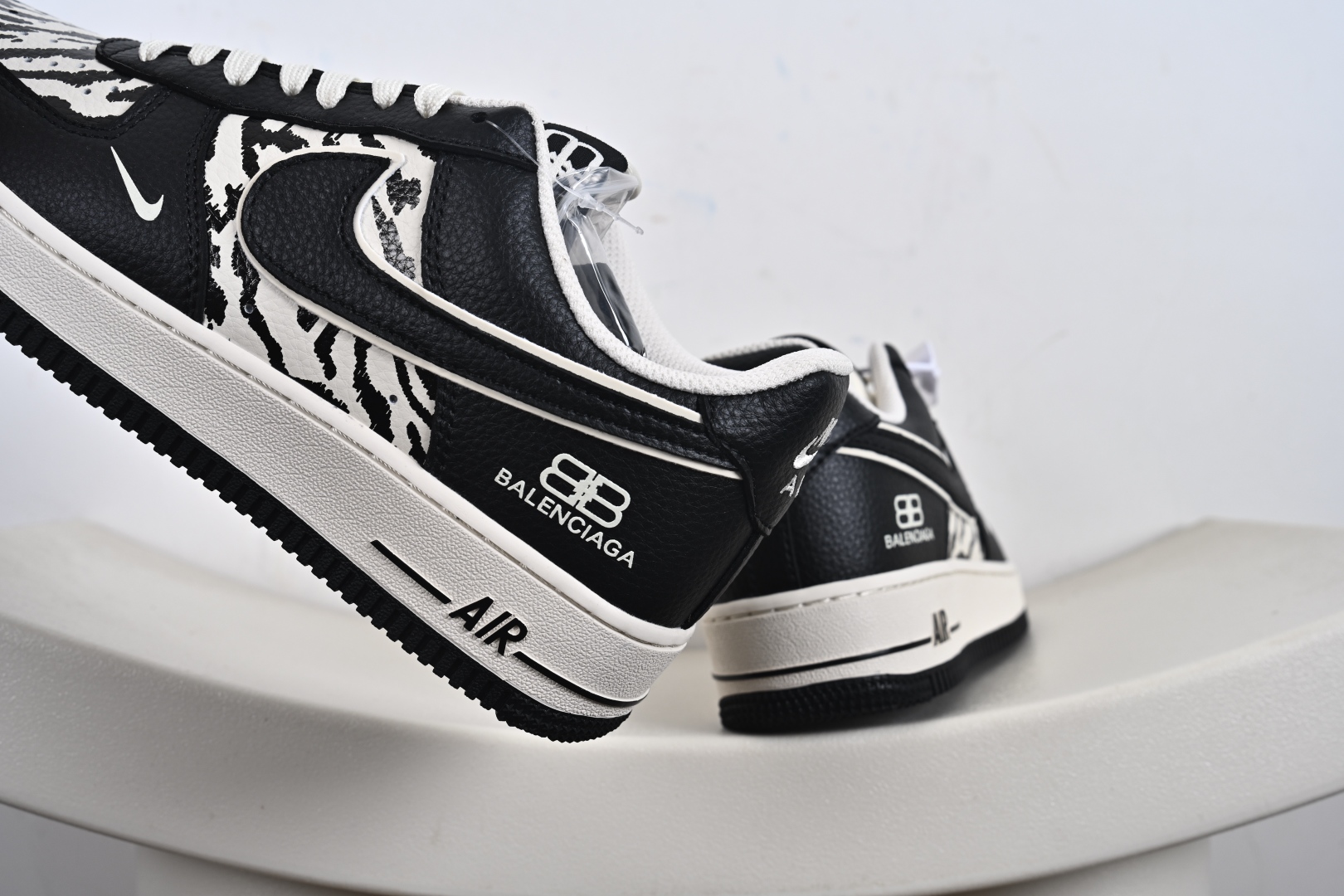 NIke Air Force 1 '07 Low 空军一号低帮 运动鞋 休闲鞋 HJ3318-004